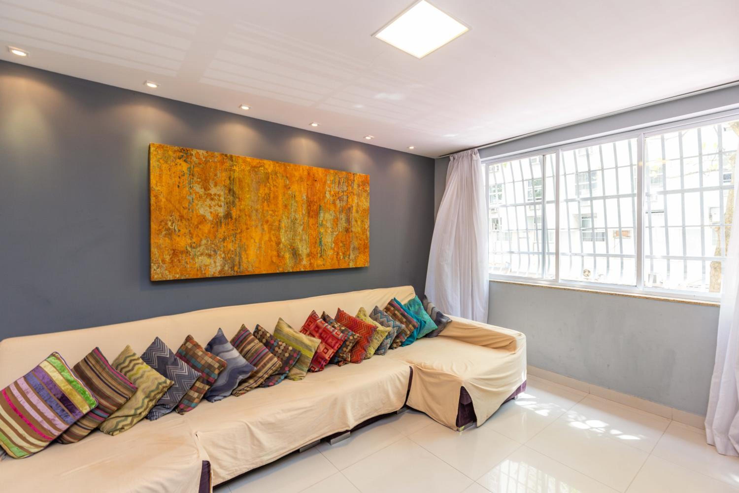 Copacabana Space - Style and comfort for big groups by the beach!