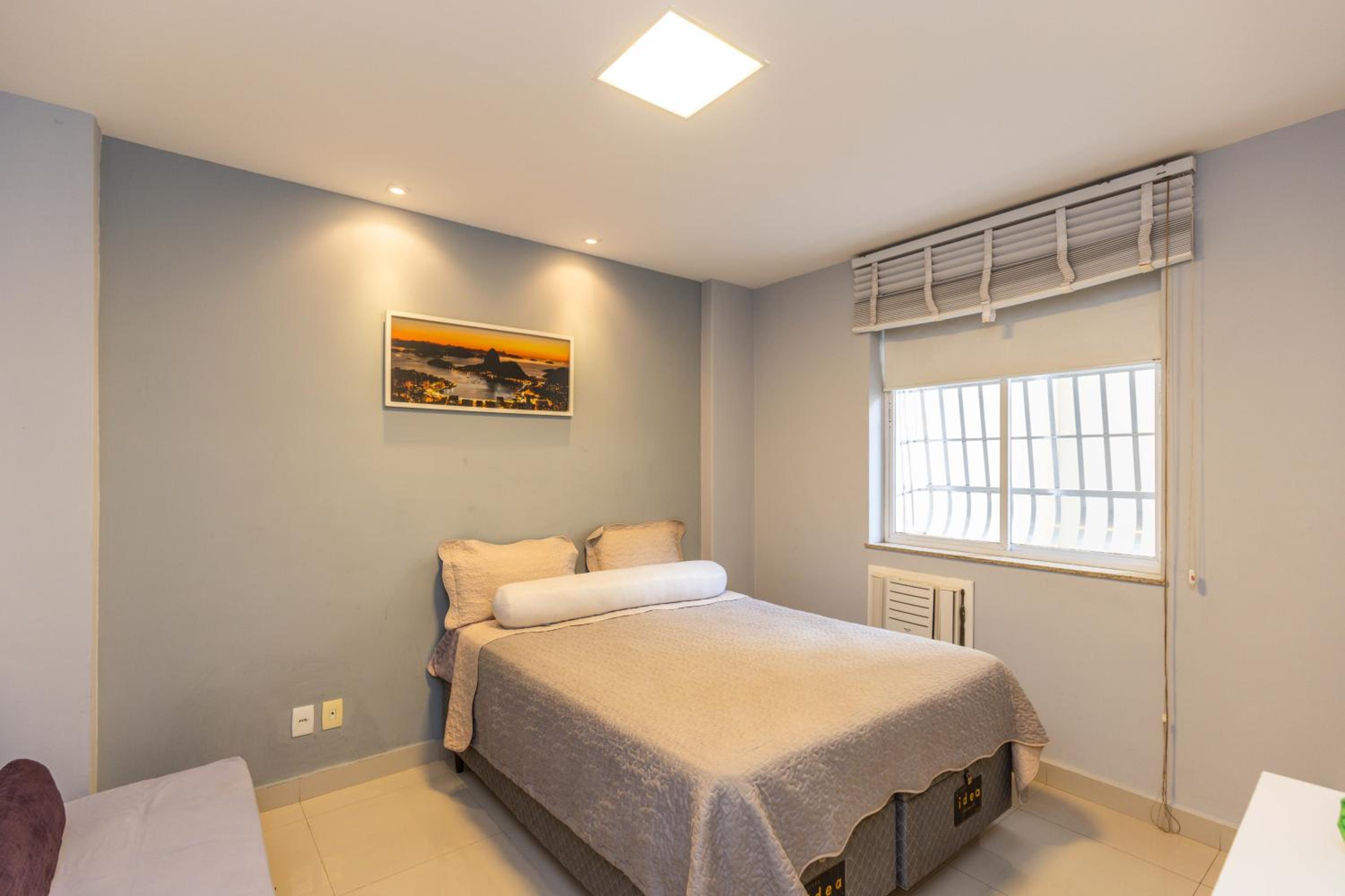 Copacabana Space - Style and comfort for big groups by the beach!