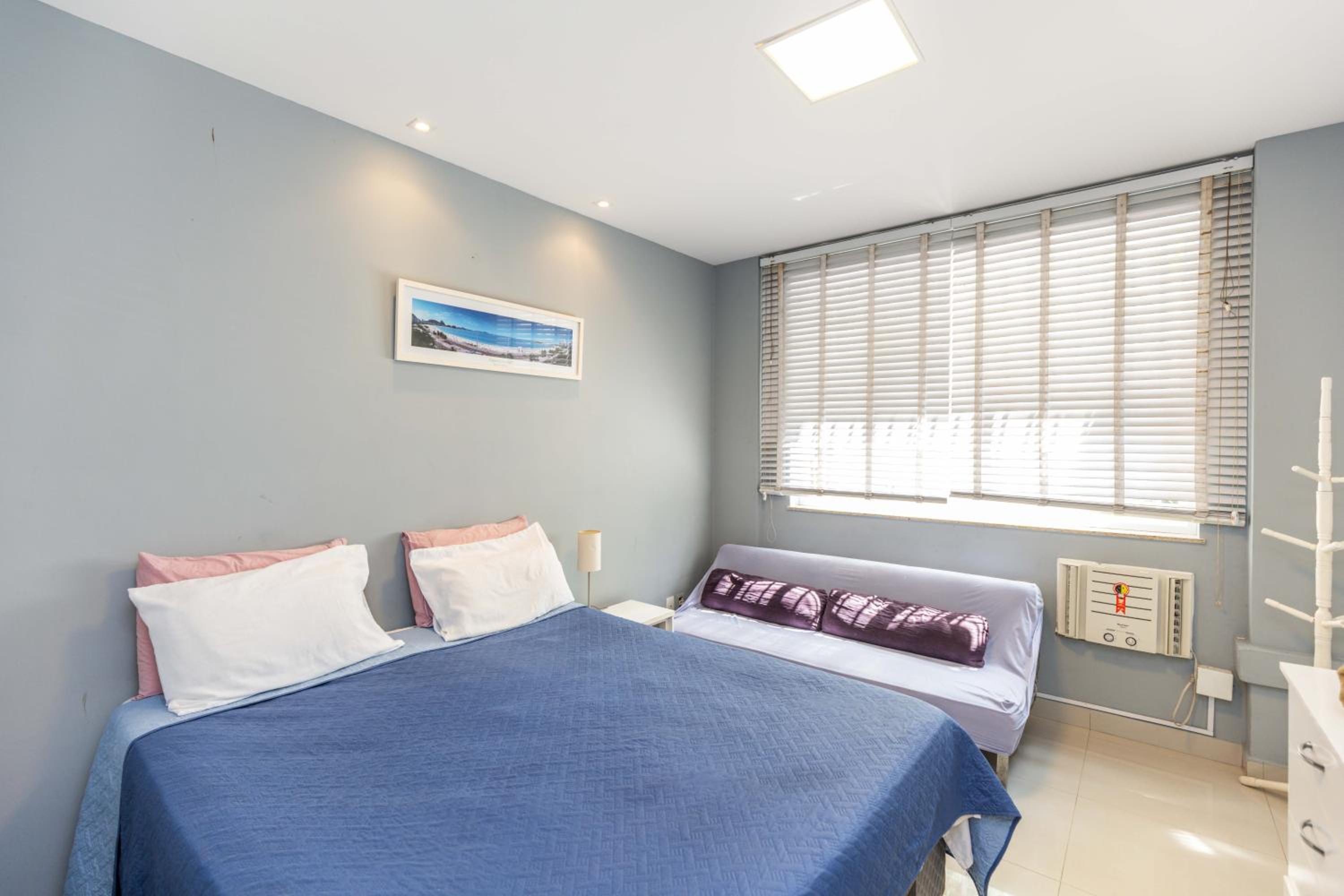 Copacabana Space - Style and comfort for big groups by the beach!