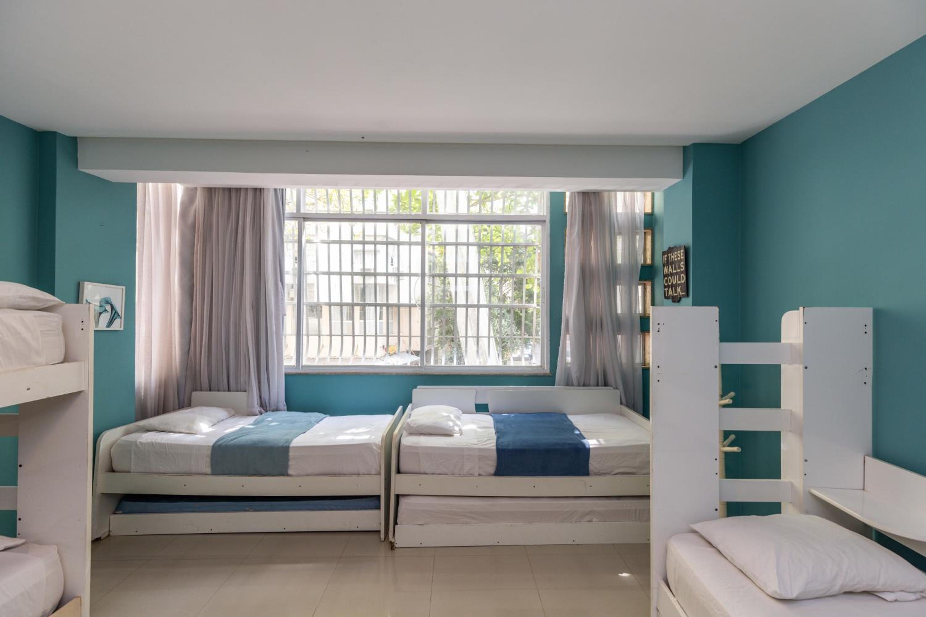Copacabana Space - Style and comfort for big groups by the beach!