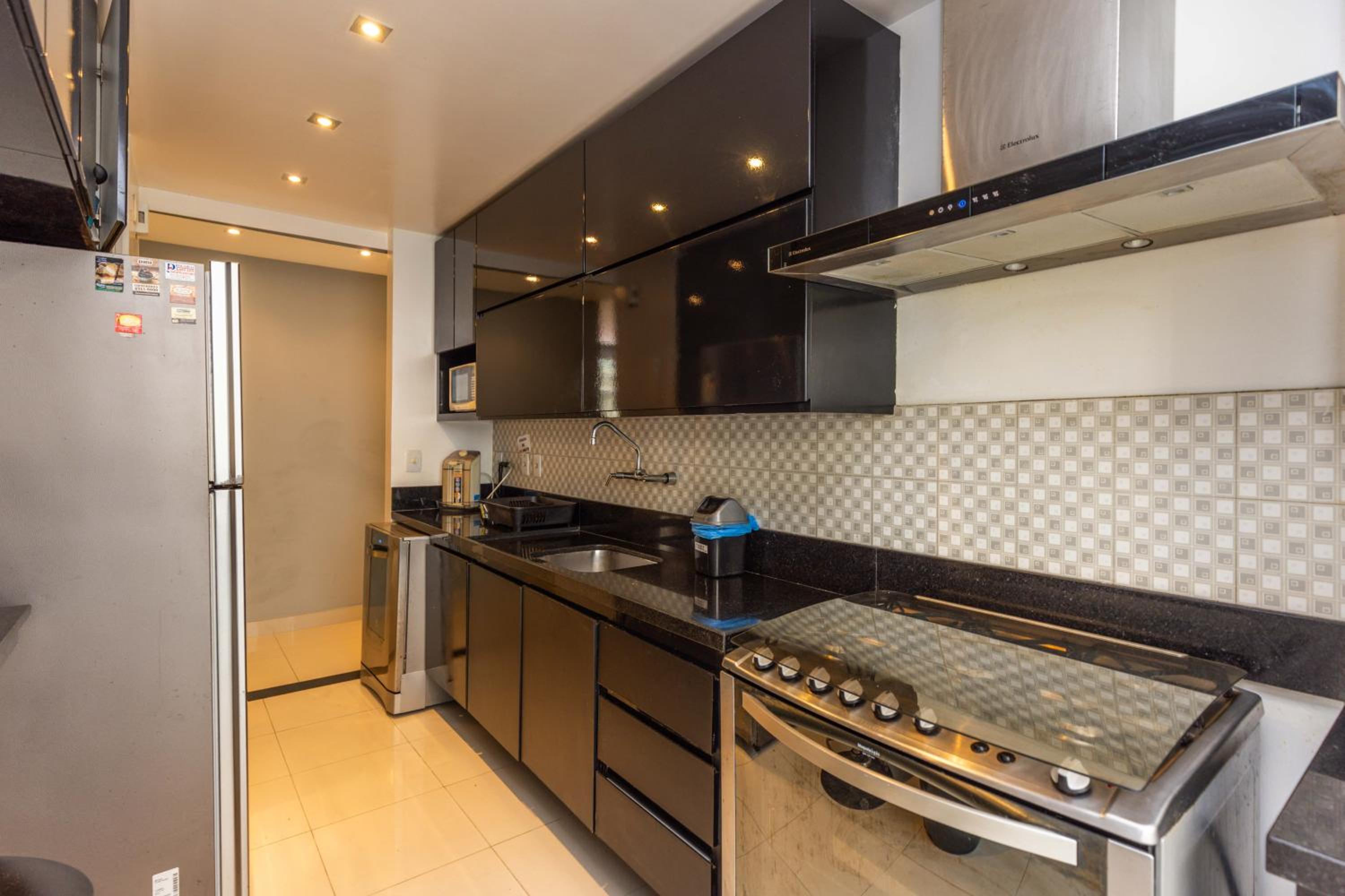 Copacabana Space - Style and comfort for big groups by the beach!