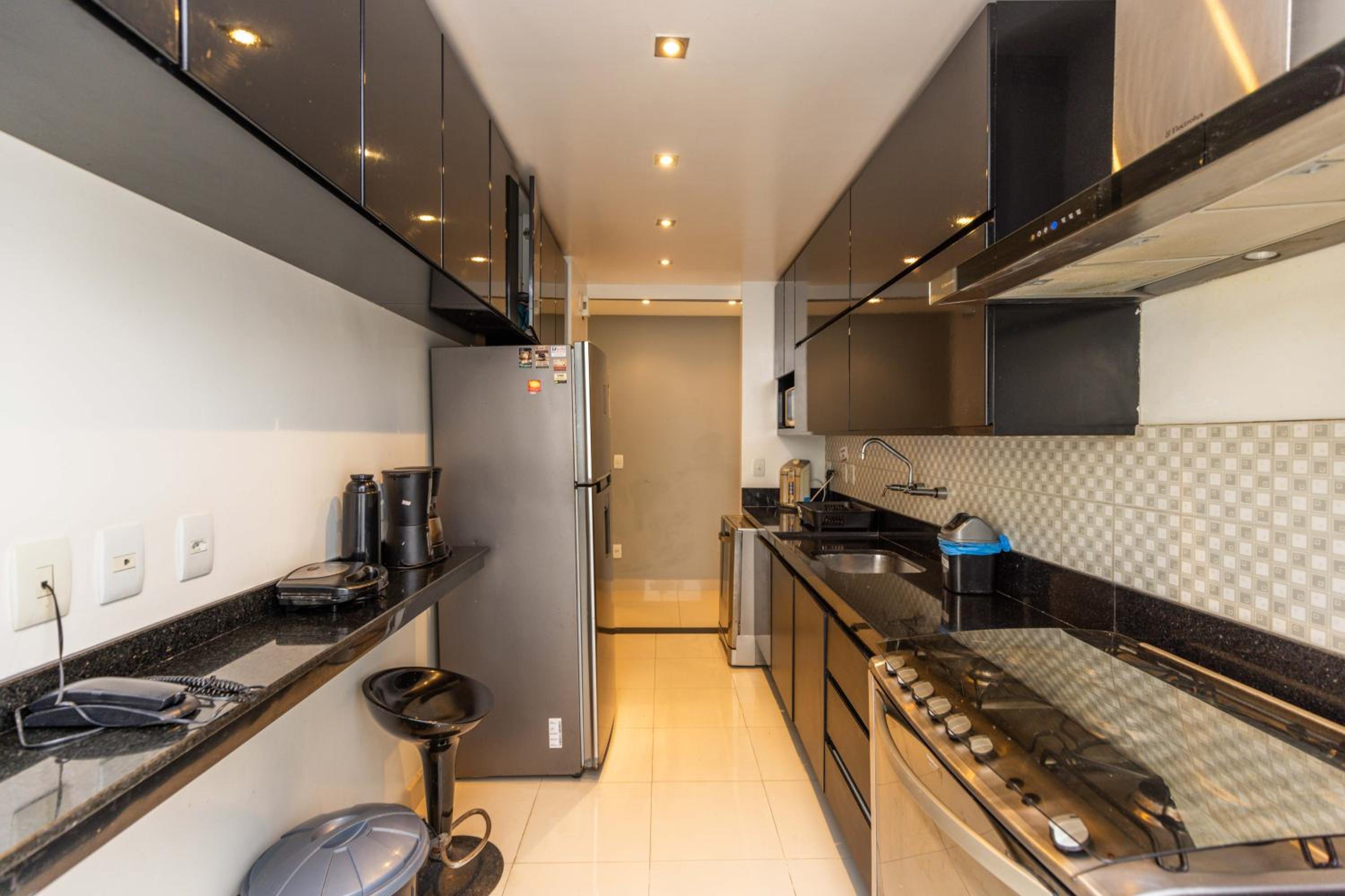 Copacabana Space - Style and comfort for big groups by the beach!