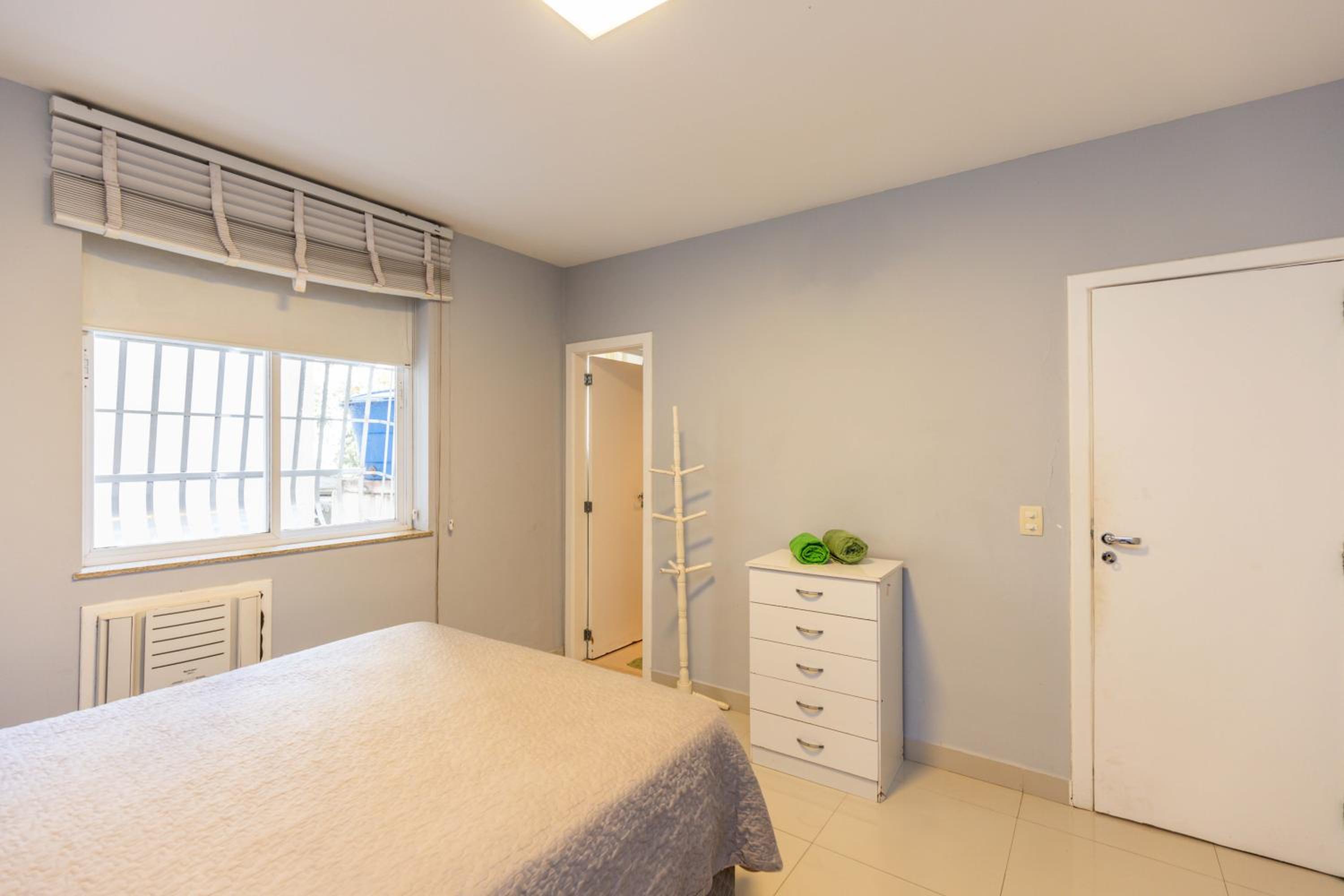 Copacabana Space - Style and comfort for big groups by the beach!