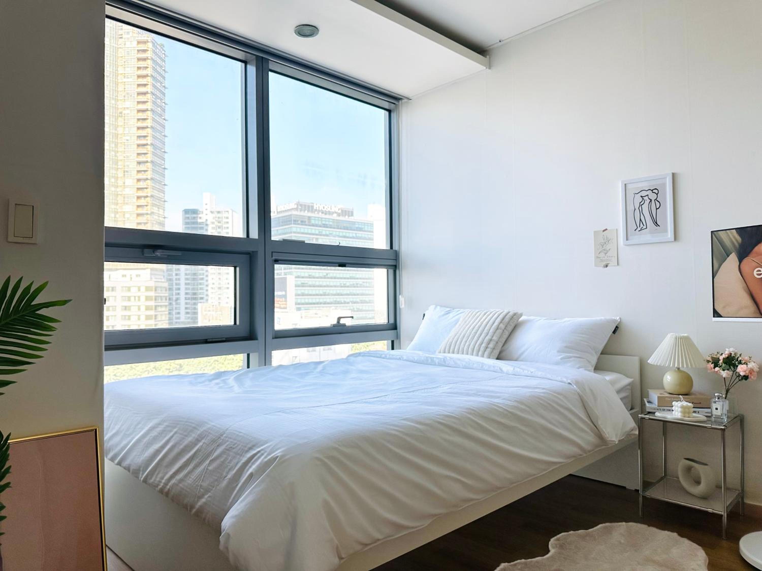 The City View Stay - Gongdeok station 1min walk