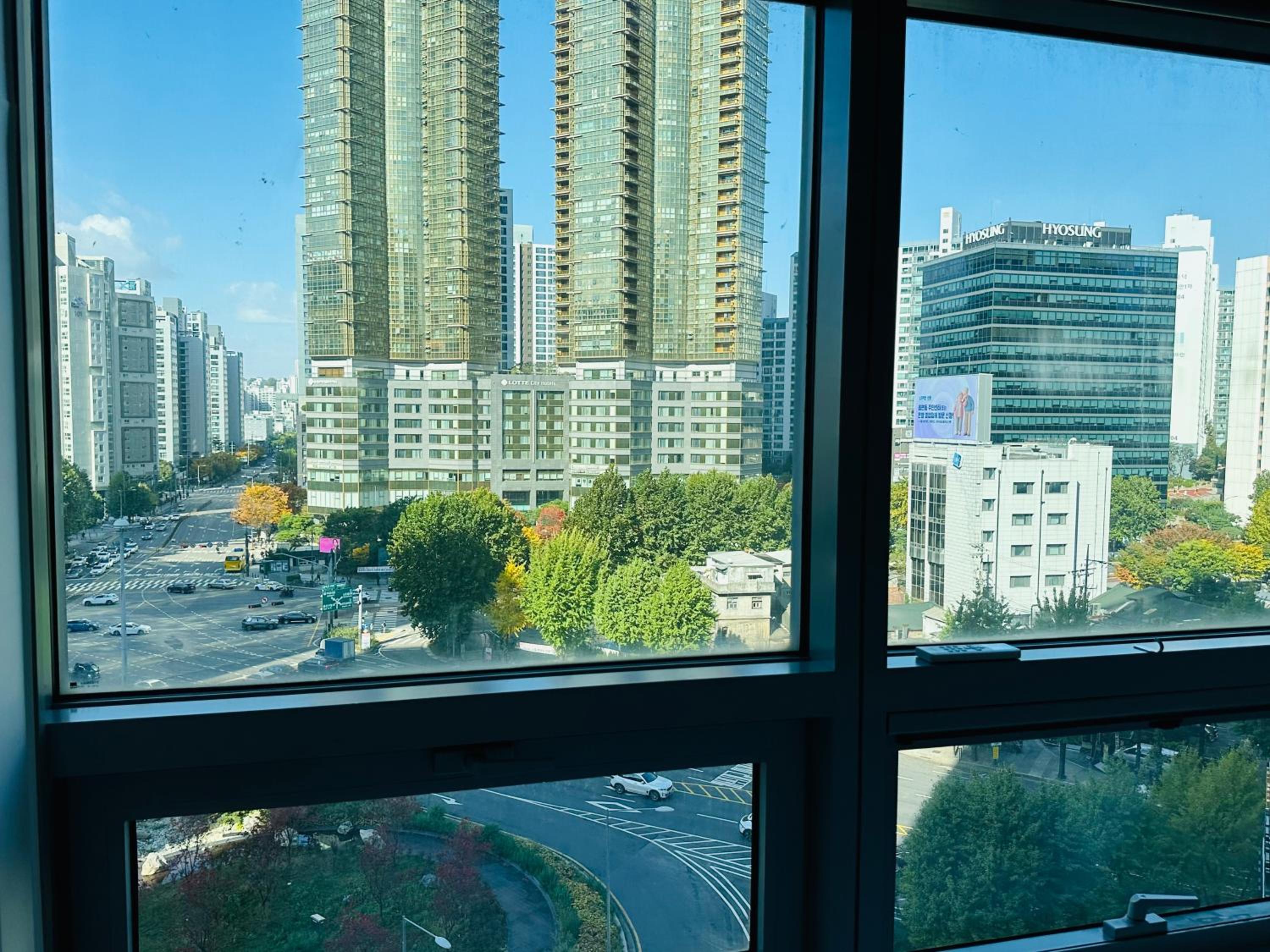 The City View Stay - Gongdeok station 1min walk