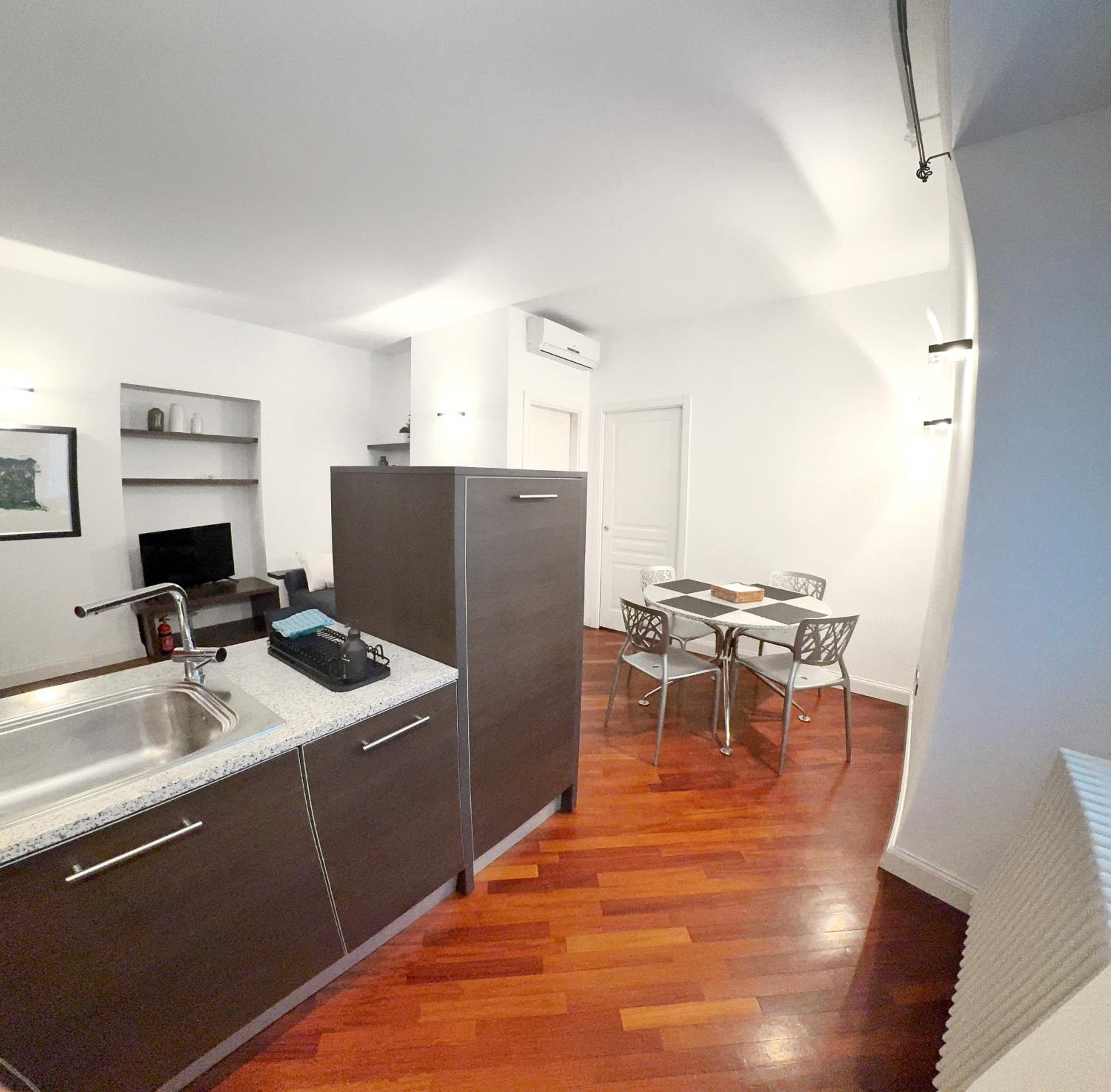 Casa Milano Fara 18 - Accoglienza e relax nel cuore urbano