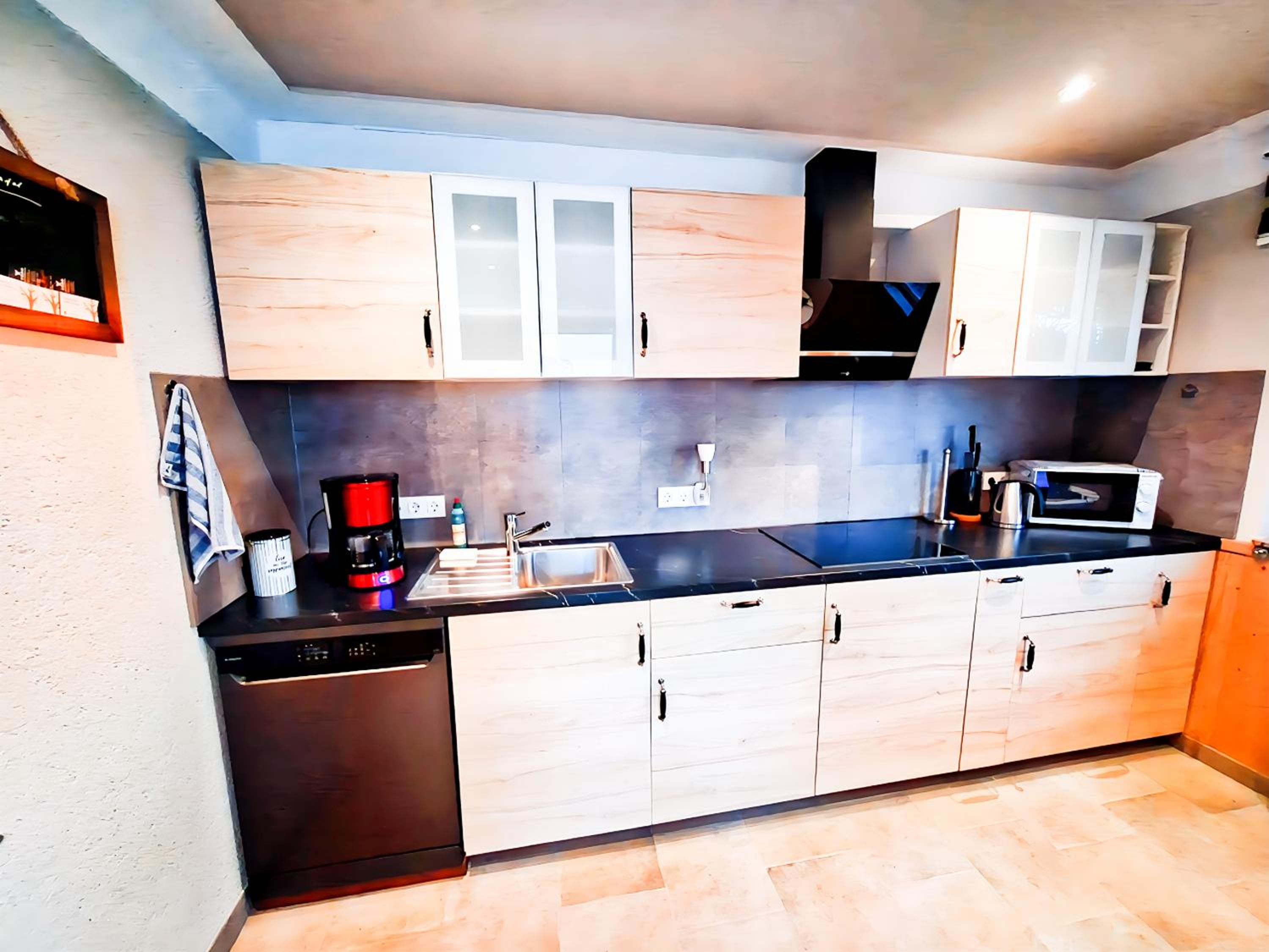 Tiny House MADORA - sea view - amazing garden - quiet location - Bodegas & hiking trails nearby