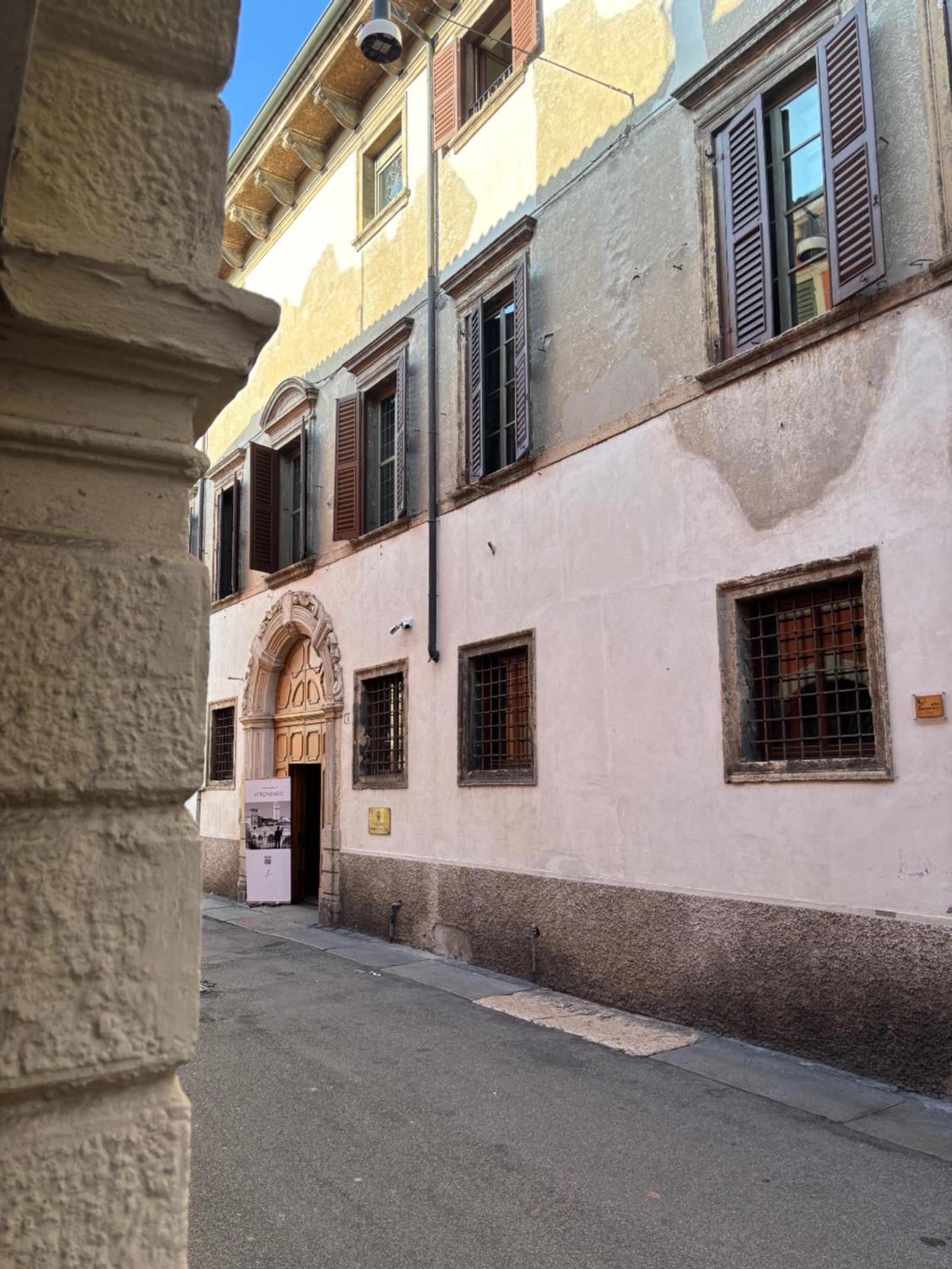 Dimora Castelvecchio ai Salvi - Soggiorno storico nel cuore di Verona con parcheggi su richiesta