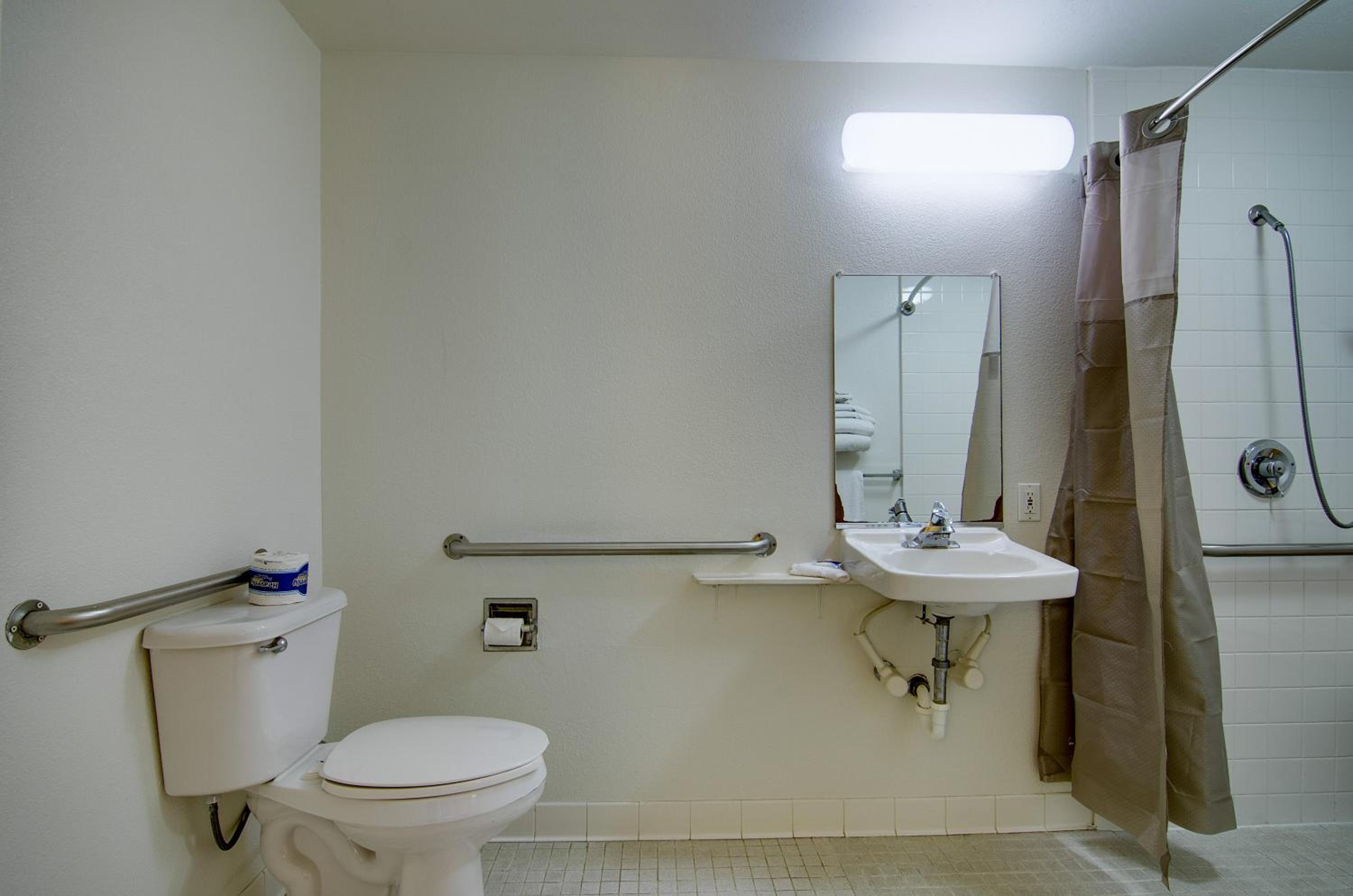 Motel 6-Salina, KS