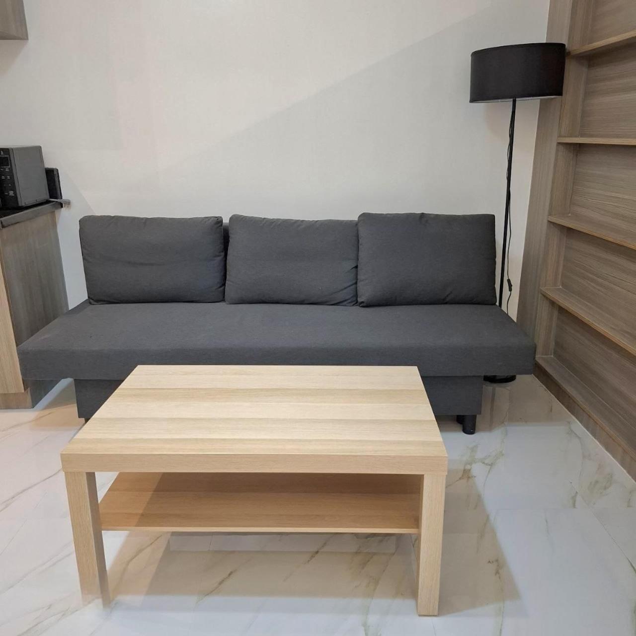 STAYLUXIA BOUTIQUE HOTEL MANILABAYVIEW - 1-5 BR Luxury and Superior Condos with, Balcony, Pool, Netflix & Gym- Housekeeping Available -