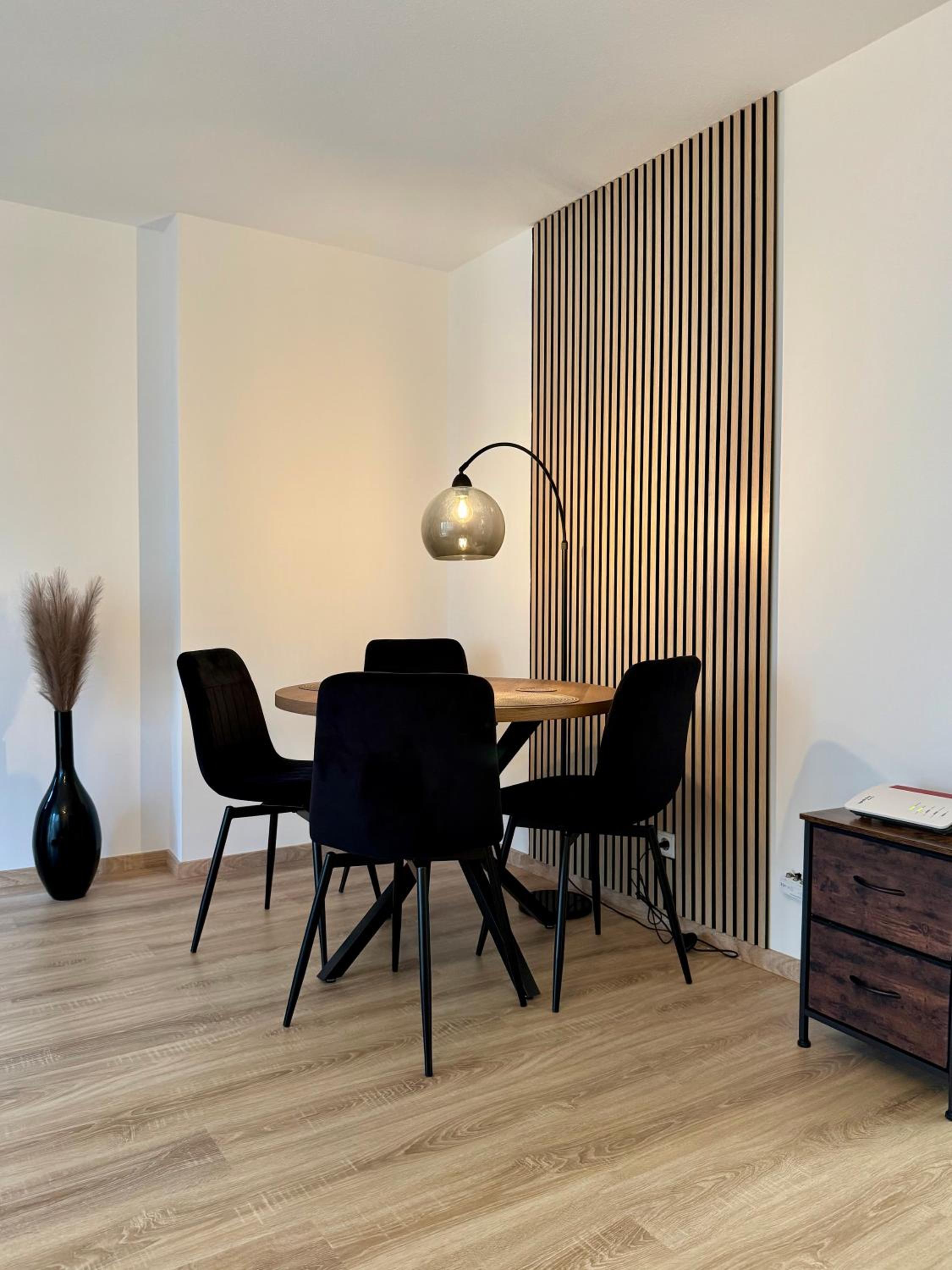 Modernes 2-Zi Apartment mit Terrasse und Garten
