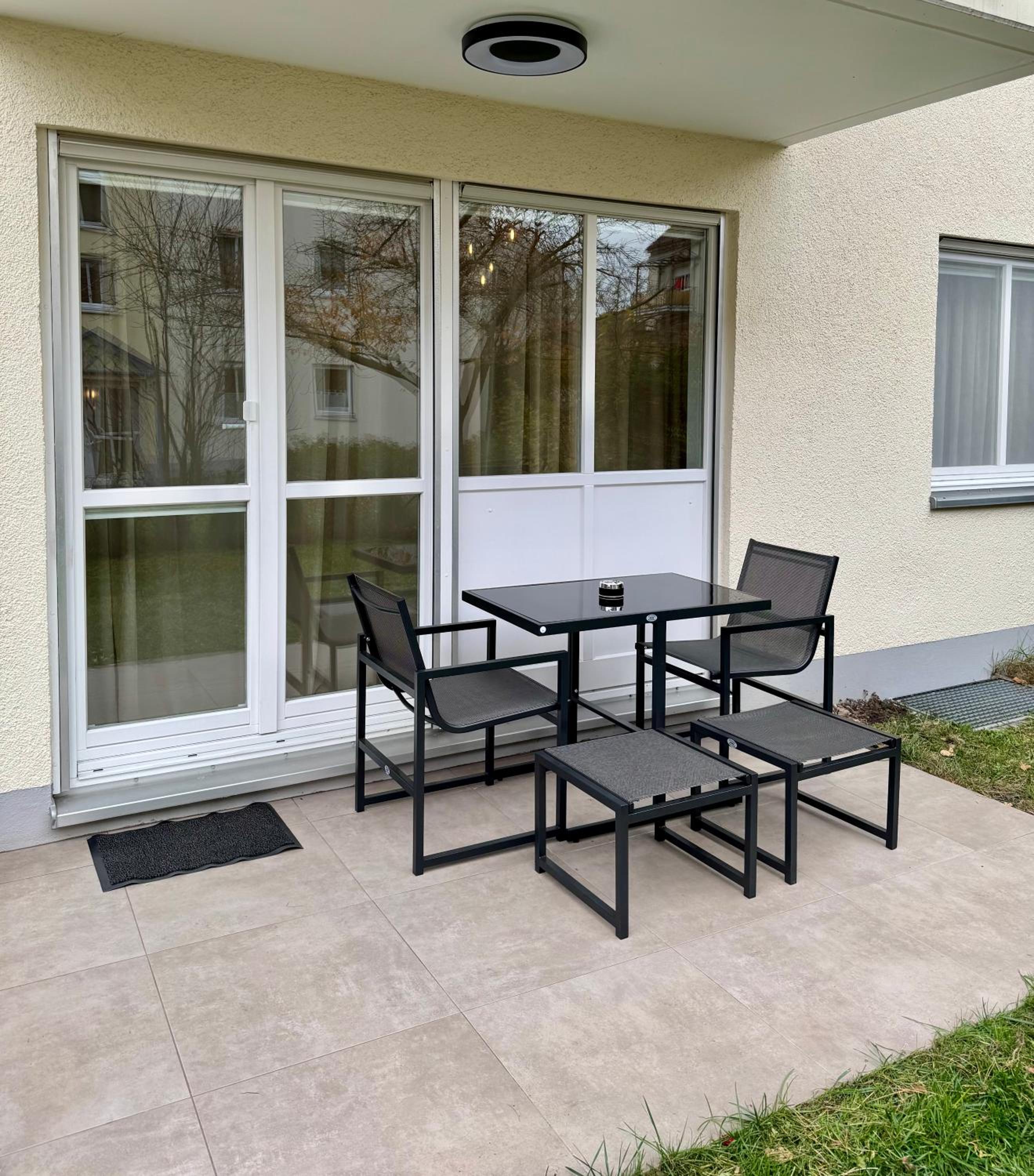 Modernes 2-Zi Apartment mit Terrasse und Garten