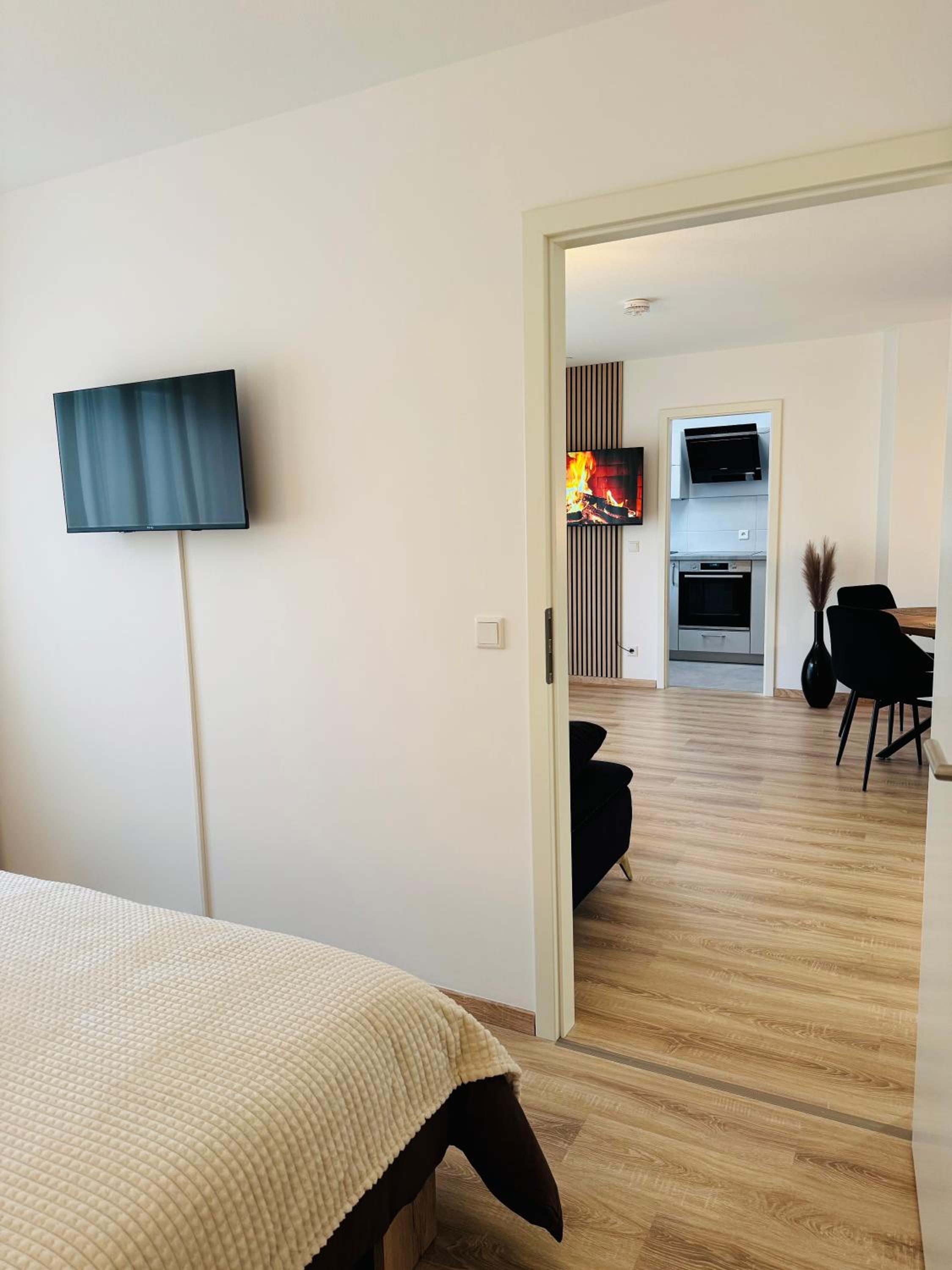 Modernes 2-Zi Apartment mit Terrasse und Garten
