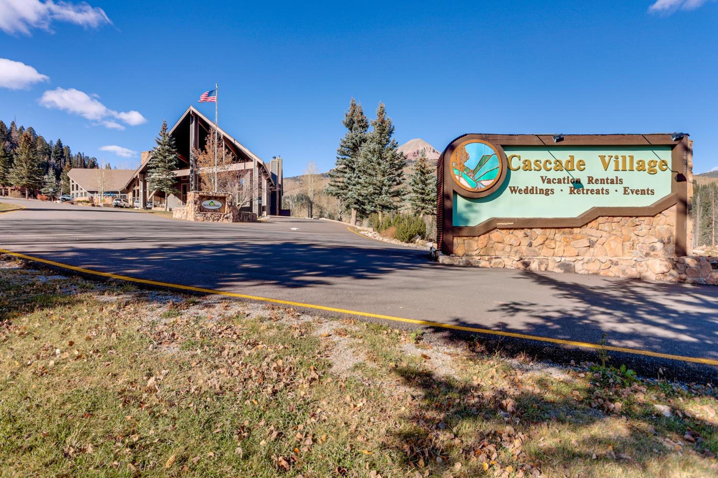 Stunning San Juan Mtn Views Cabin Near Skiing!
