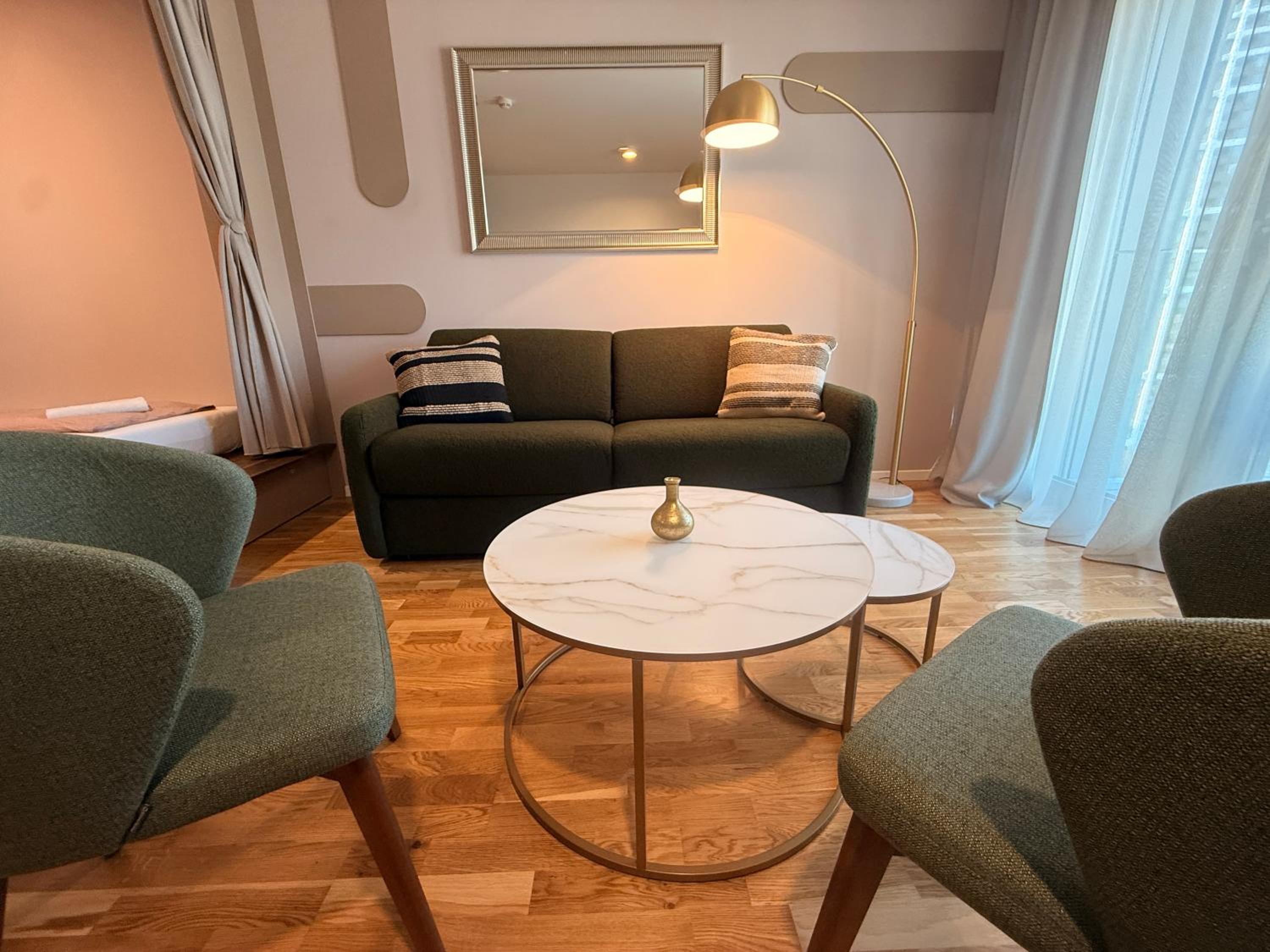 Devana Premium Apartments by CHORS