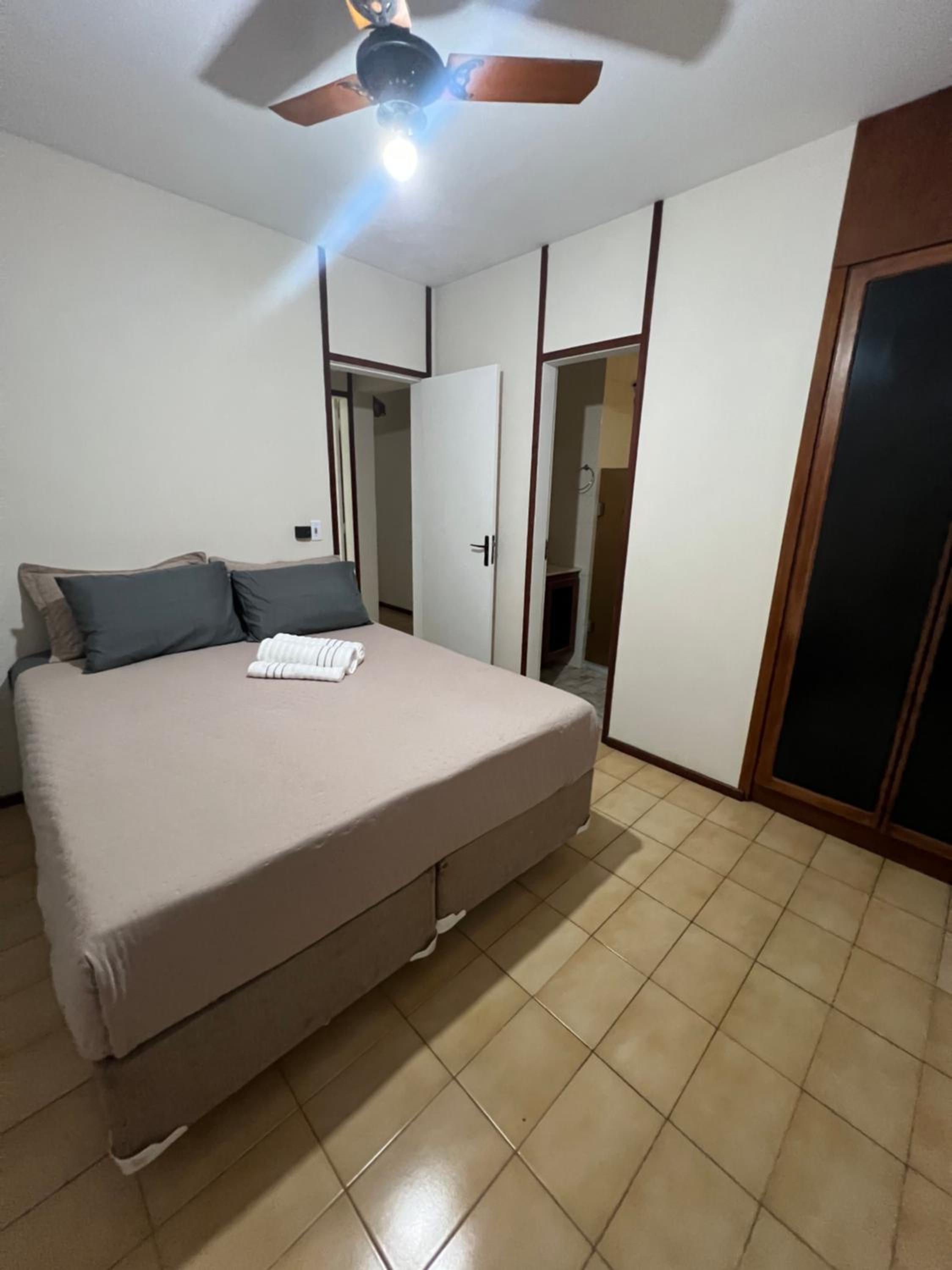 Apartamento 3 suítes perto da Praia do forte e Passagem