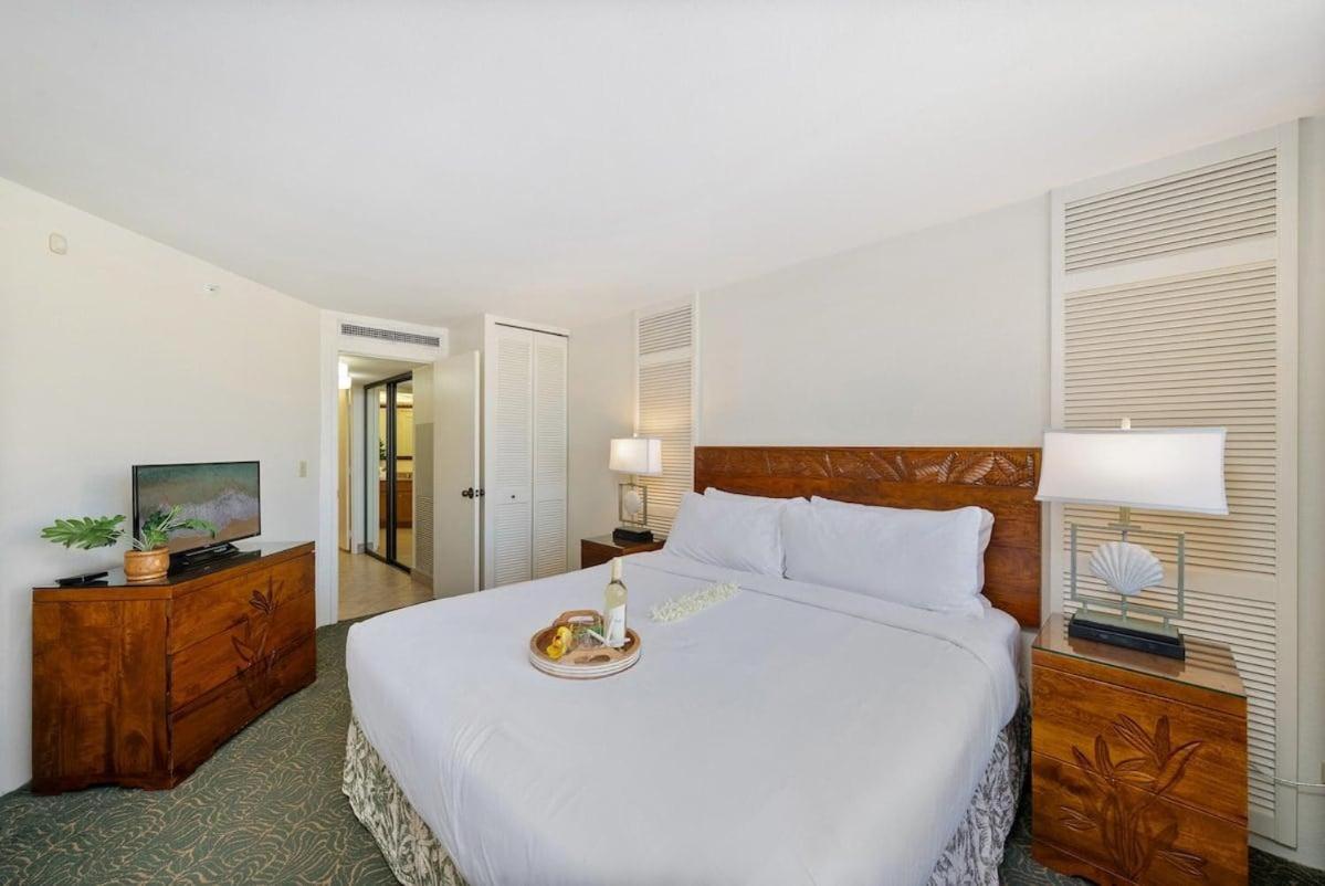 Kaanapali Shores 709 · Tropical Hawaiian Getaway 1BD Ocean View