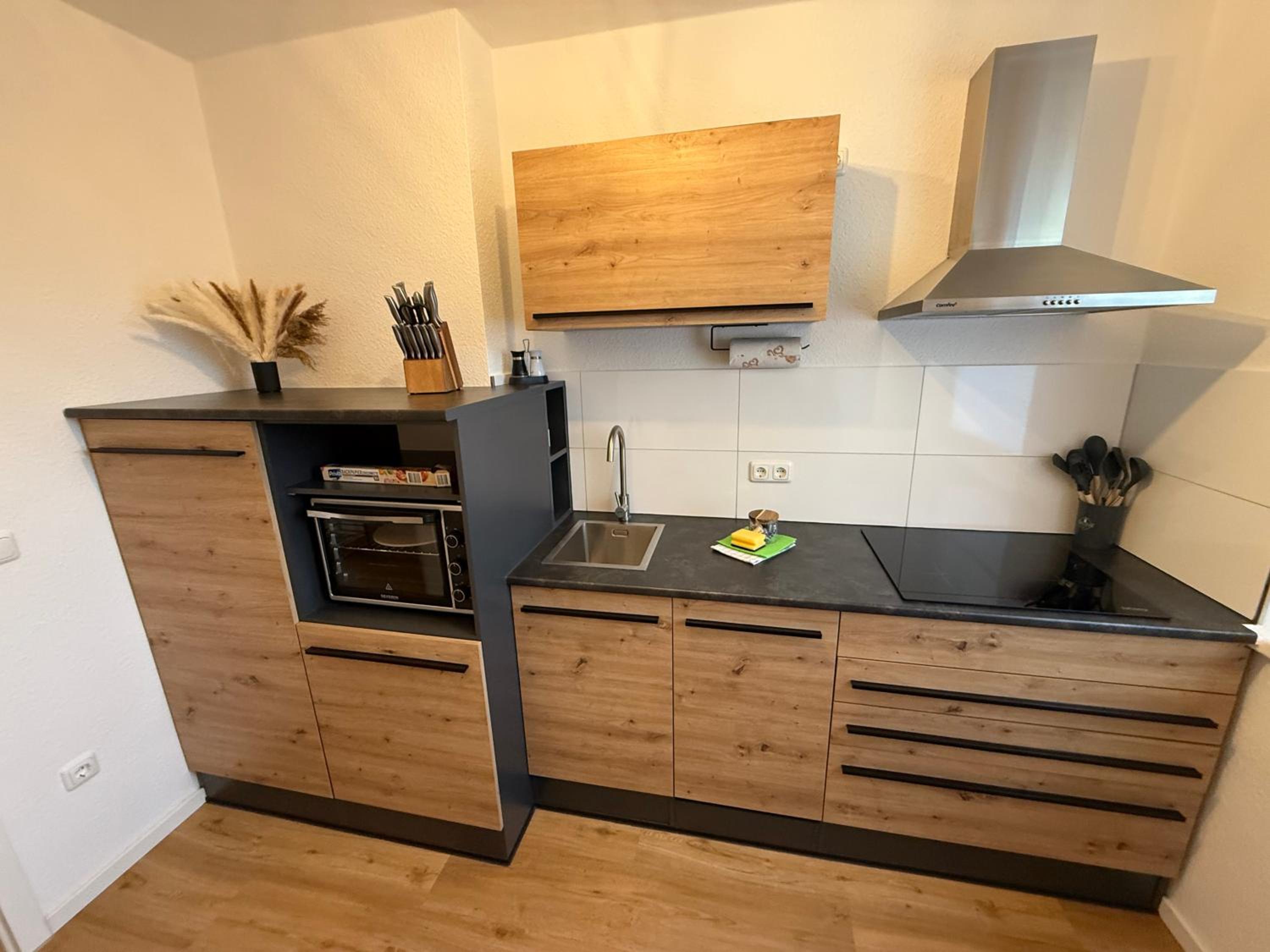 Wohlfühlapartment, Zentral, 200m zur UNI, Parkplatz, Boxspringbetten, Massagesessel, Nespresso, LAN & WIFI