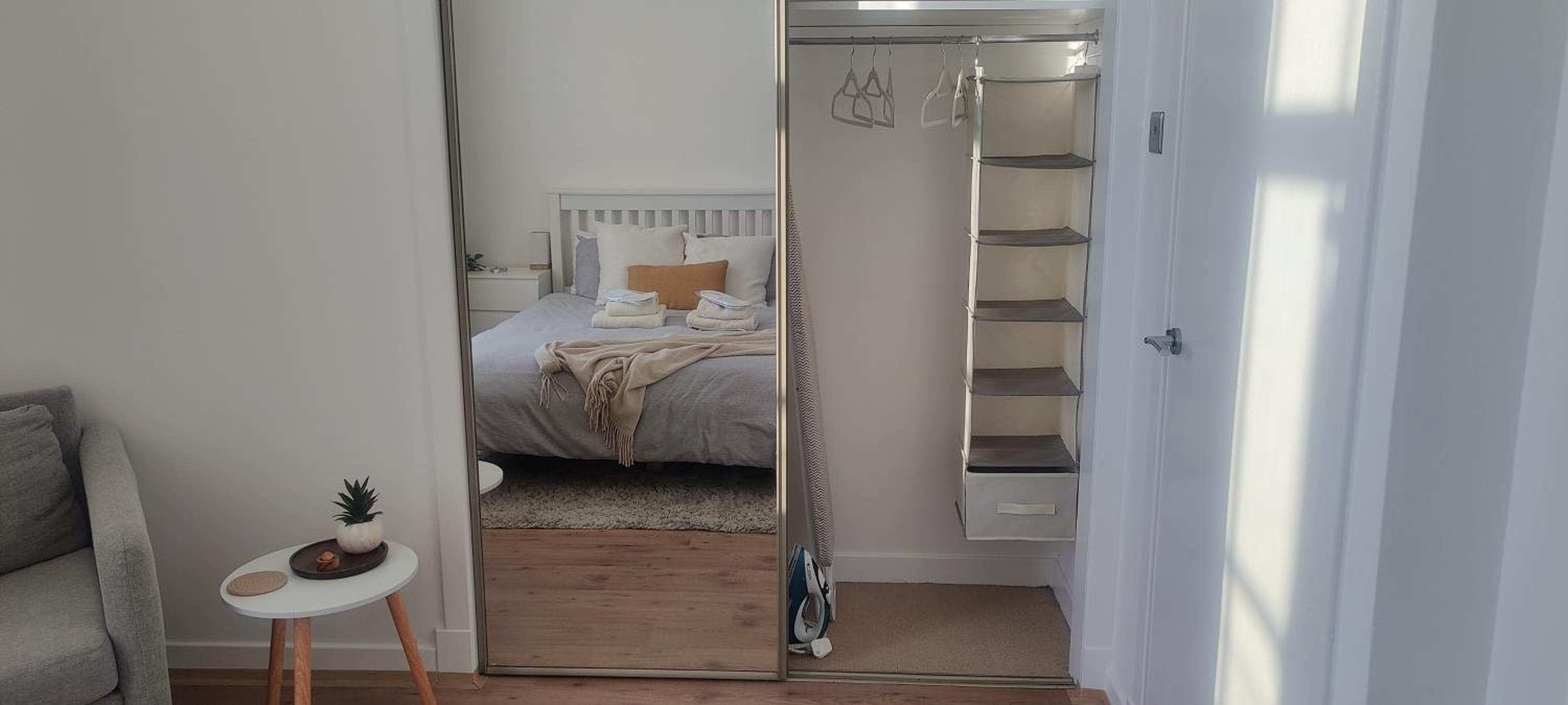 Central 1-bed flat - Walk to shops, pubs and station