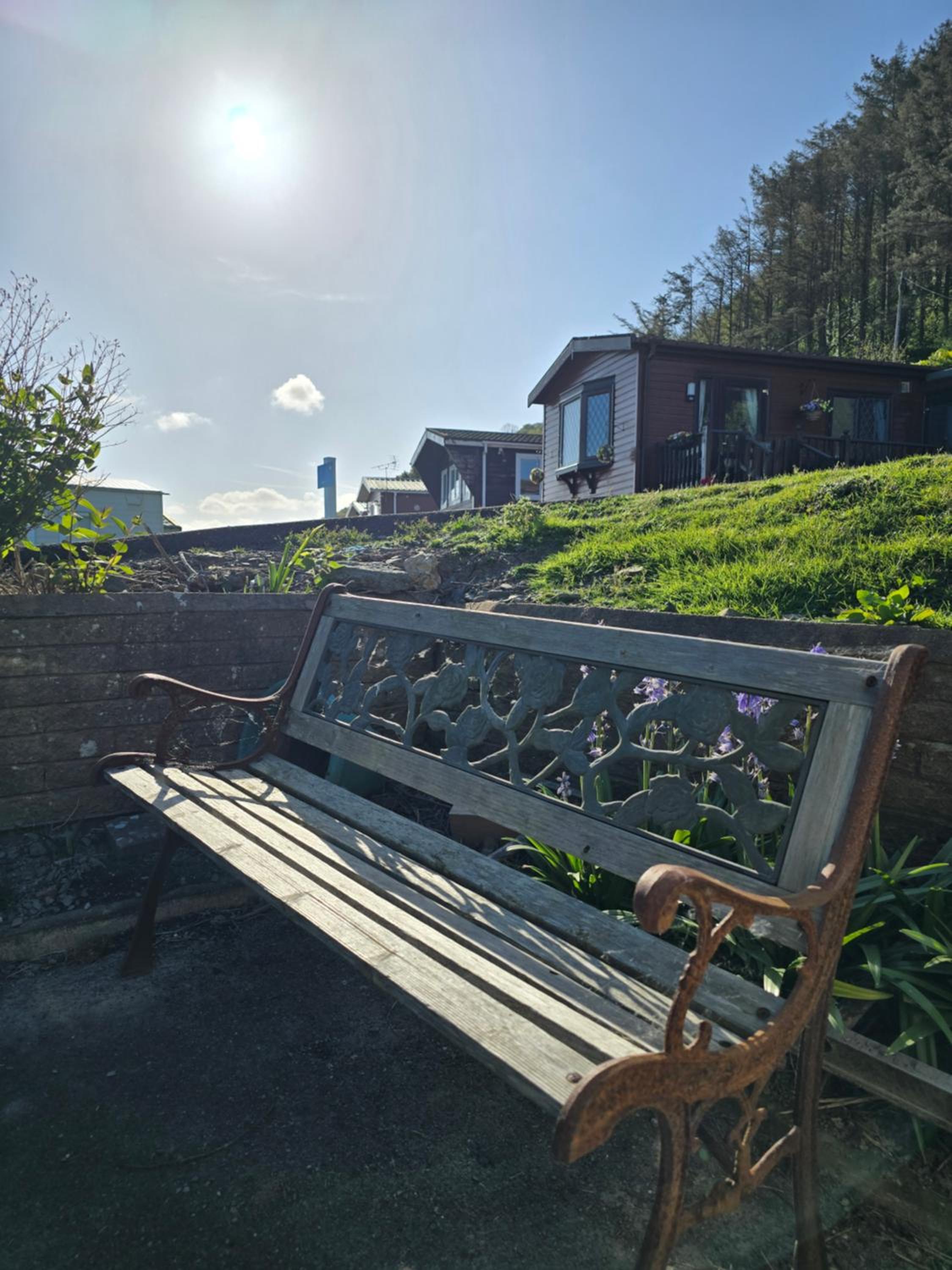 Welsh Bayview Retreat 2-Bed Caravan & 2-Bed Chalet at Clarach Bay Holiday Village