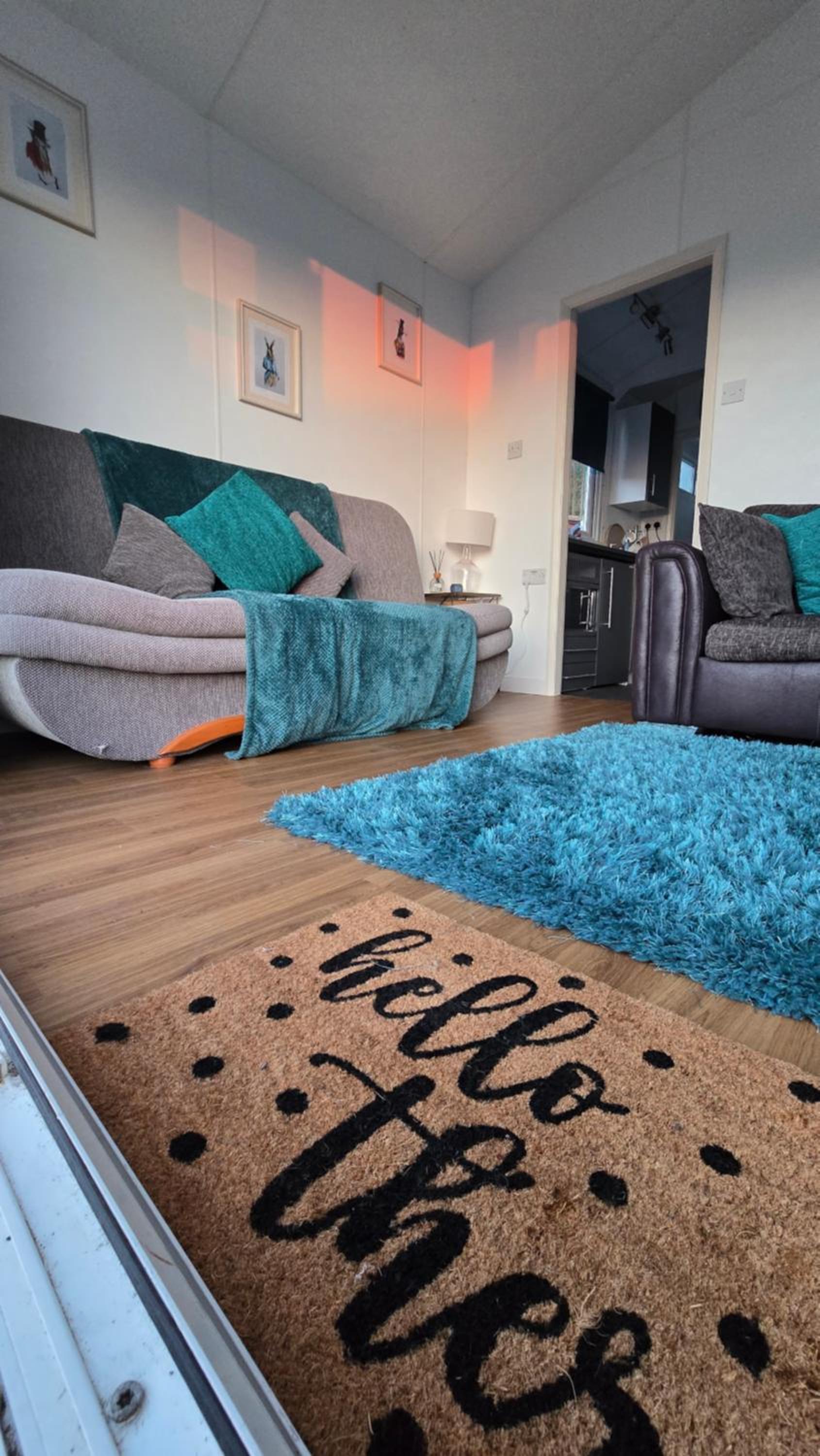Welsh Bayview Retreat 2-Bed Caravan & 2-Bed Chalet at Clarach Bay Holiday Village
