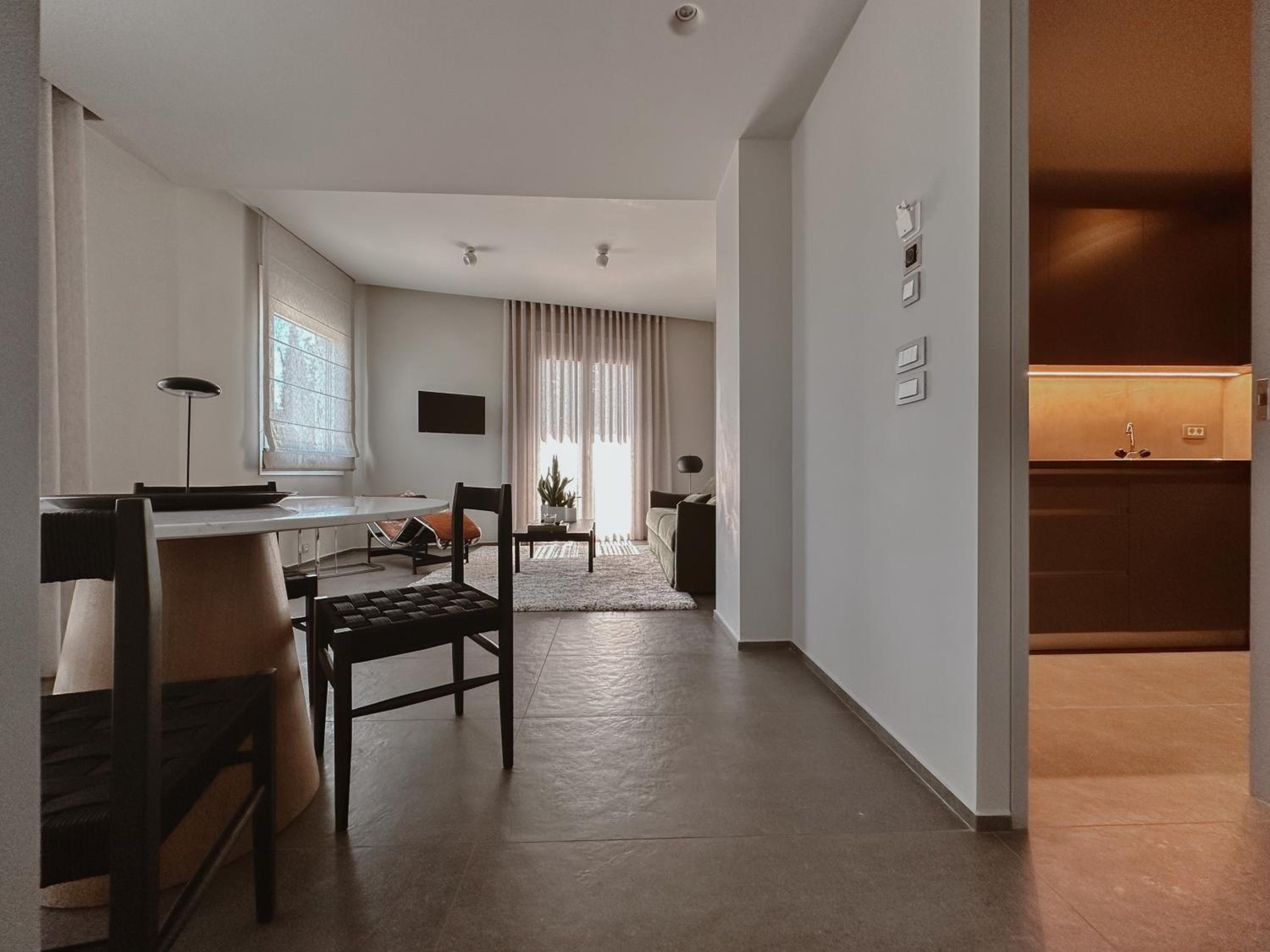 Thissio Acropolis Historic Flat 1