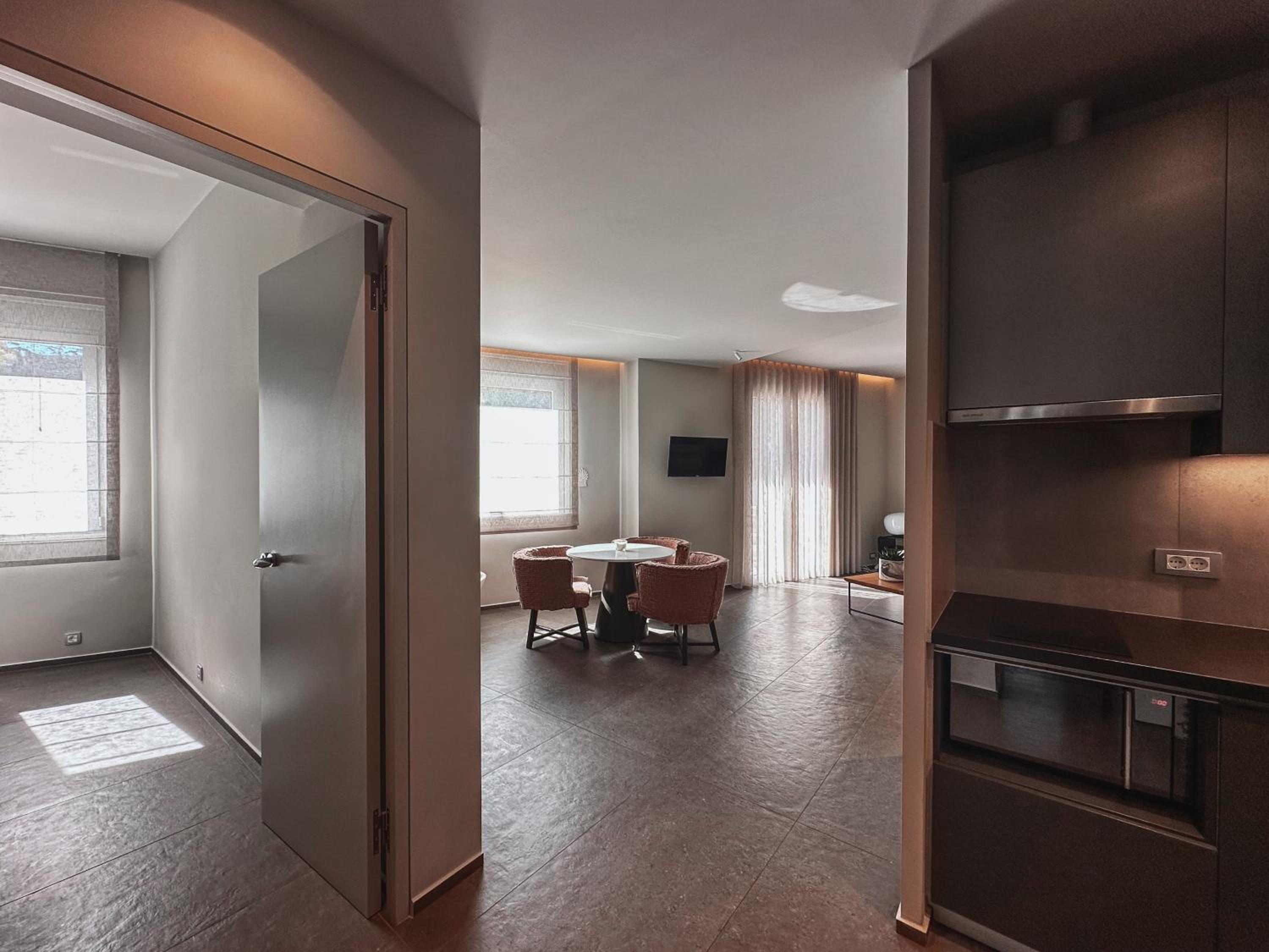 Thissio Acropolis Historic Flat 1
