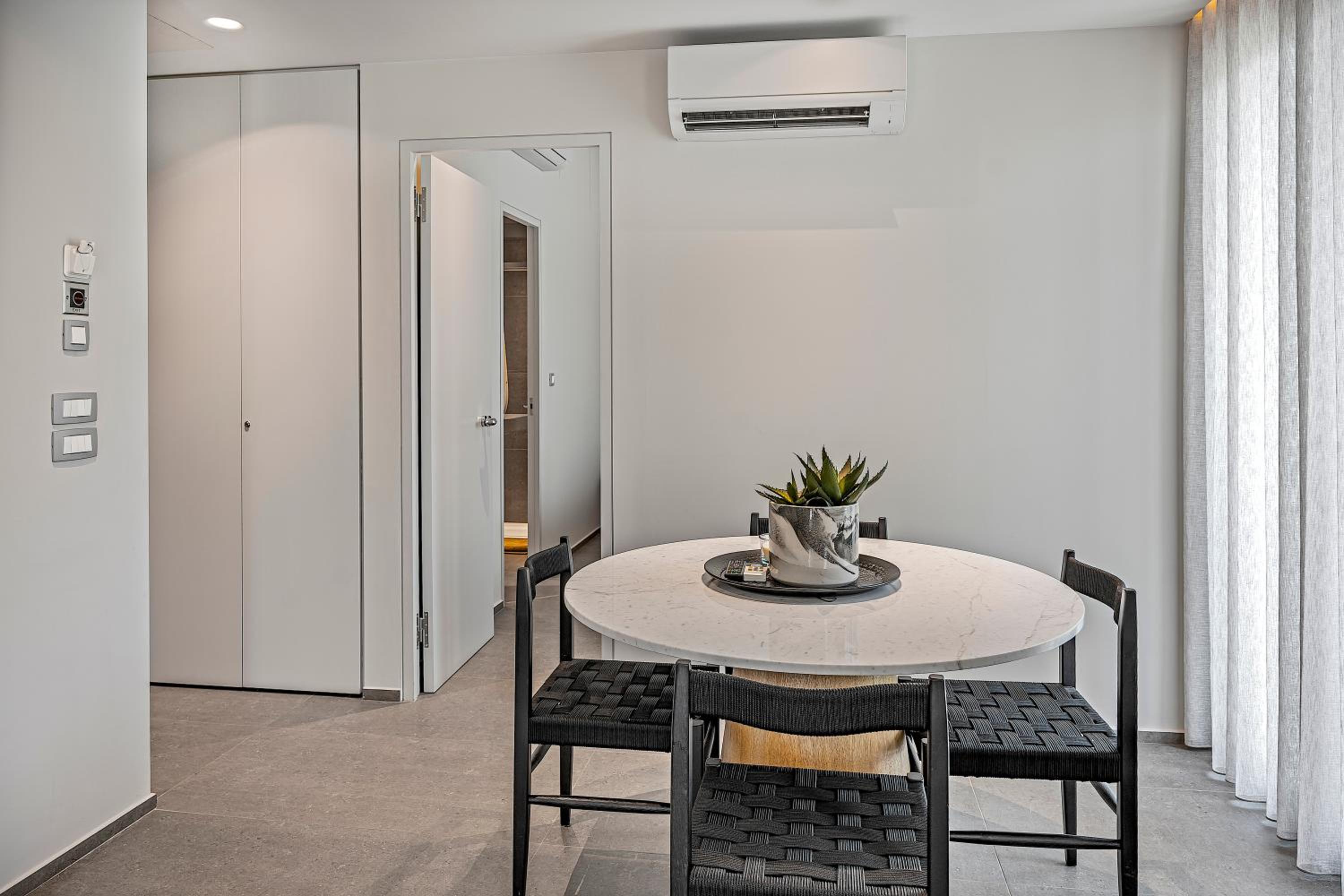 Thissio Acropolis Historic Flat 2