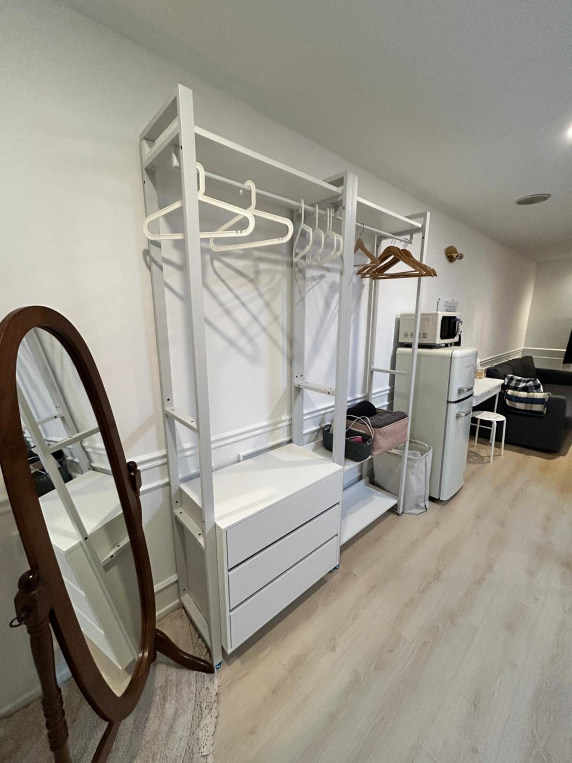 Direct Elevator to Hongik Univ Station, NEW by 13yr Superhost, Professionally Maintained