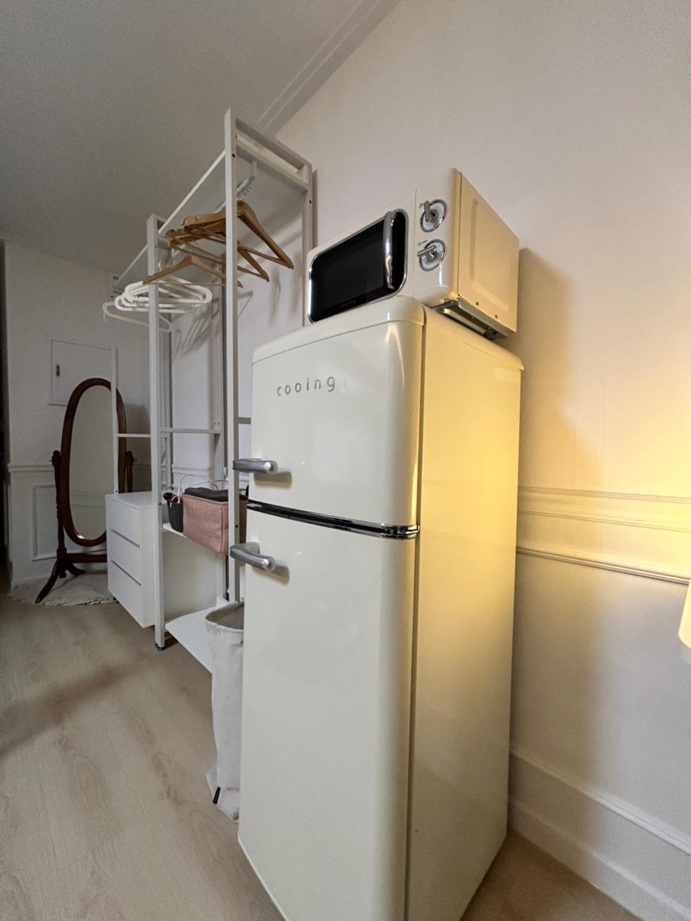 Direct Elevator to Hongik Univ Station, NEW by 13yr Superhost, Professionally Maintained