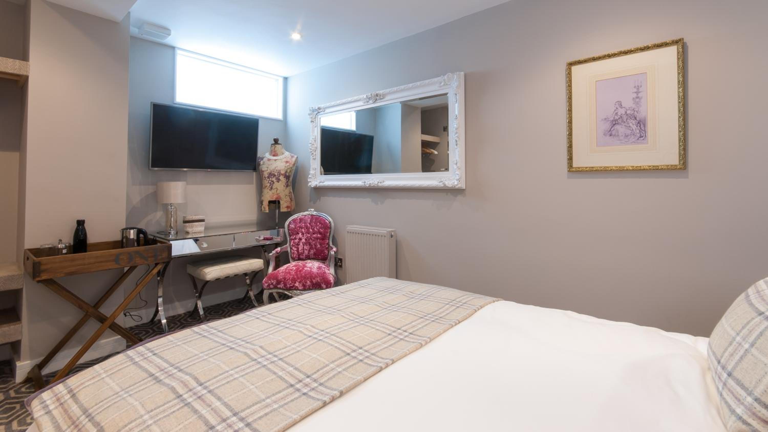 Rooms at number one