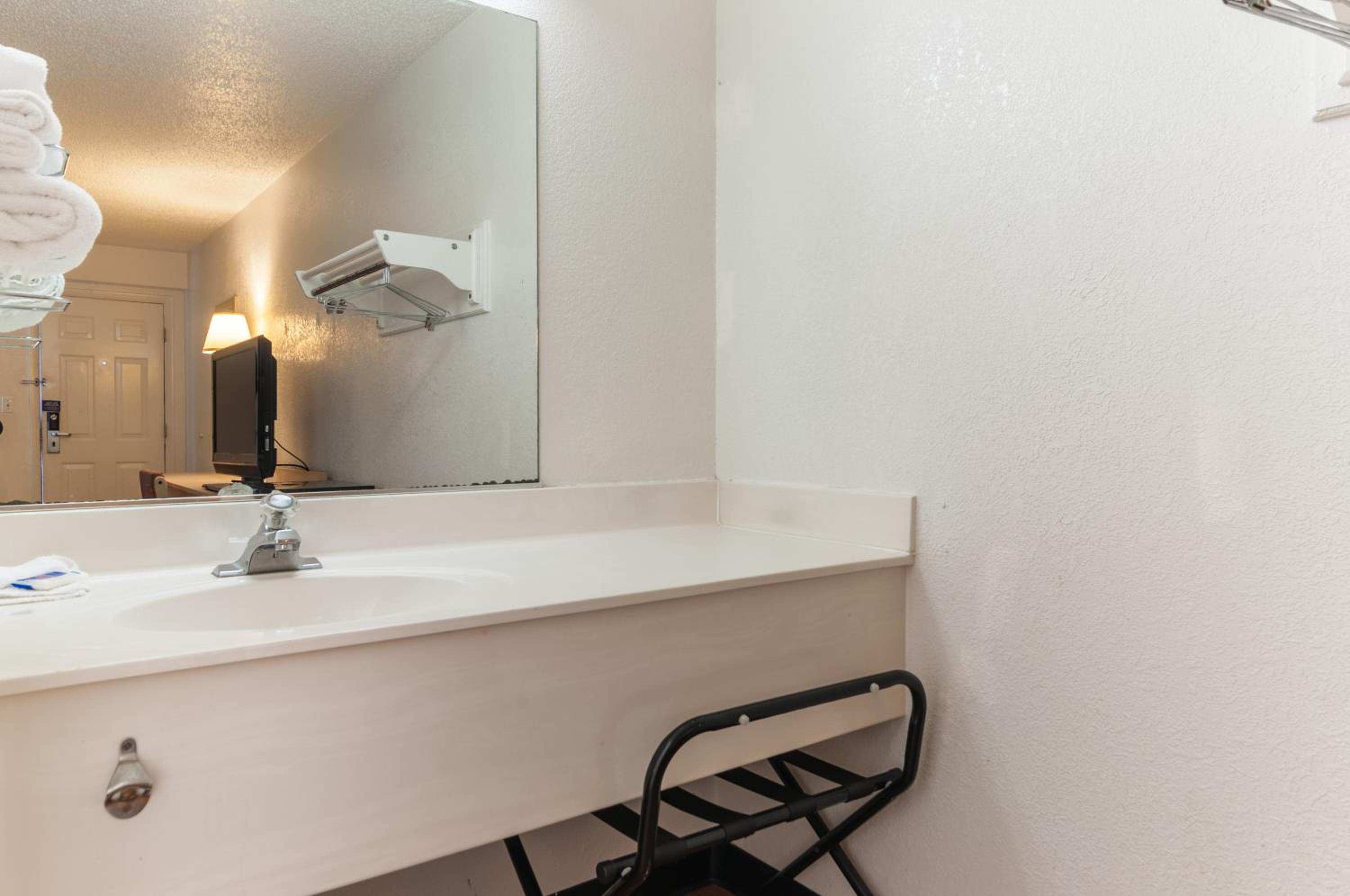 Motel 6-Farmington Hills, MI - Northwest - Farmington Hills