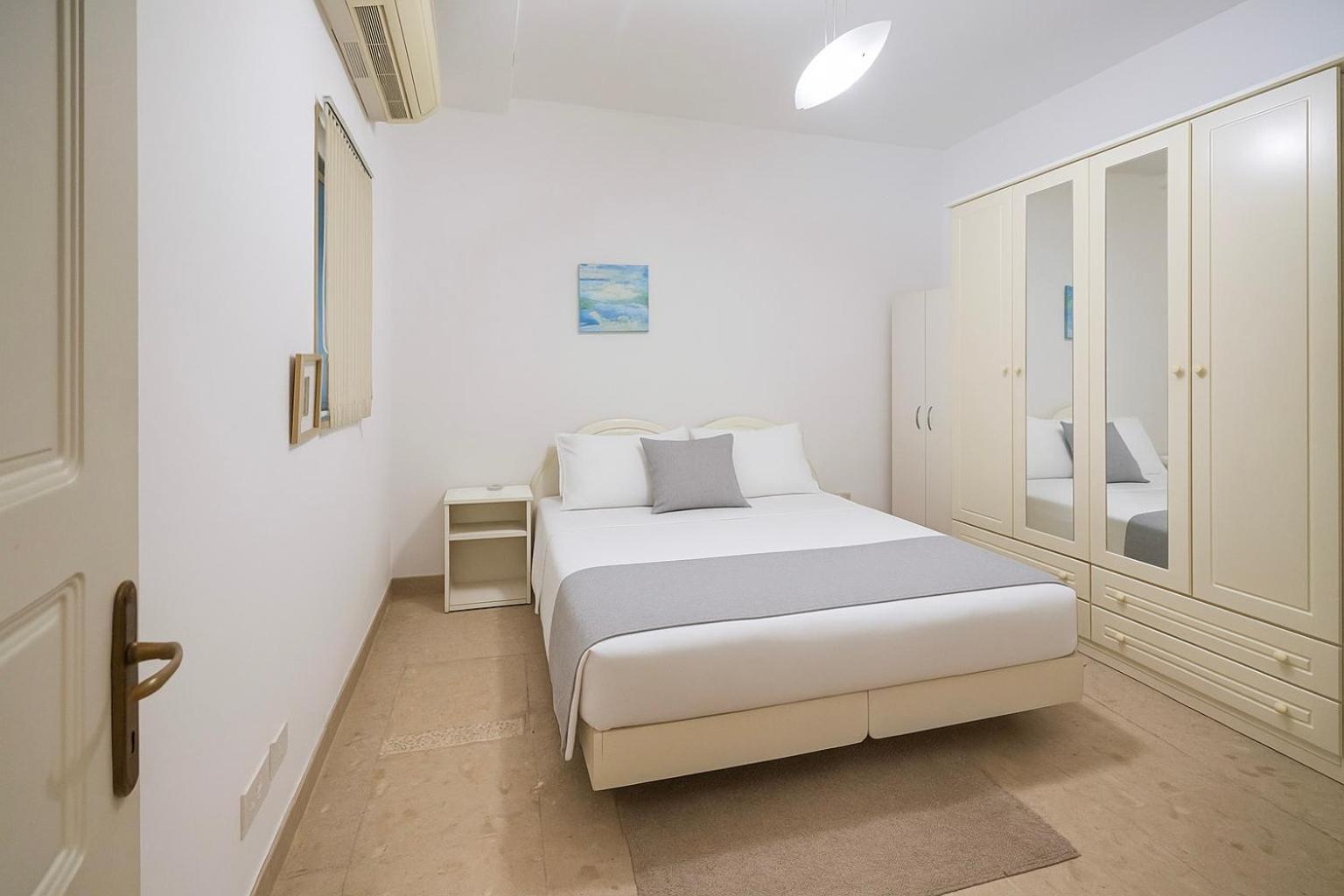 Waterfront Panorama Massive Three Bedrooms Flat 8S