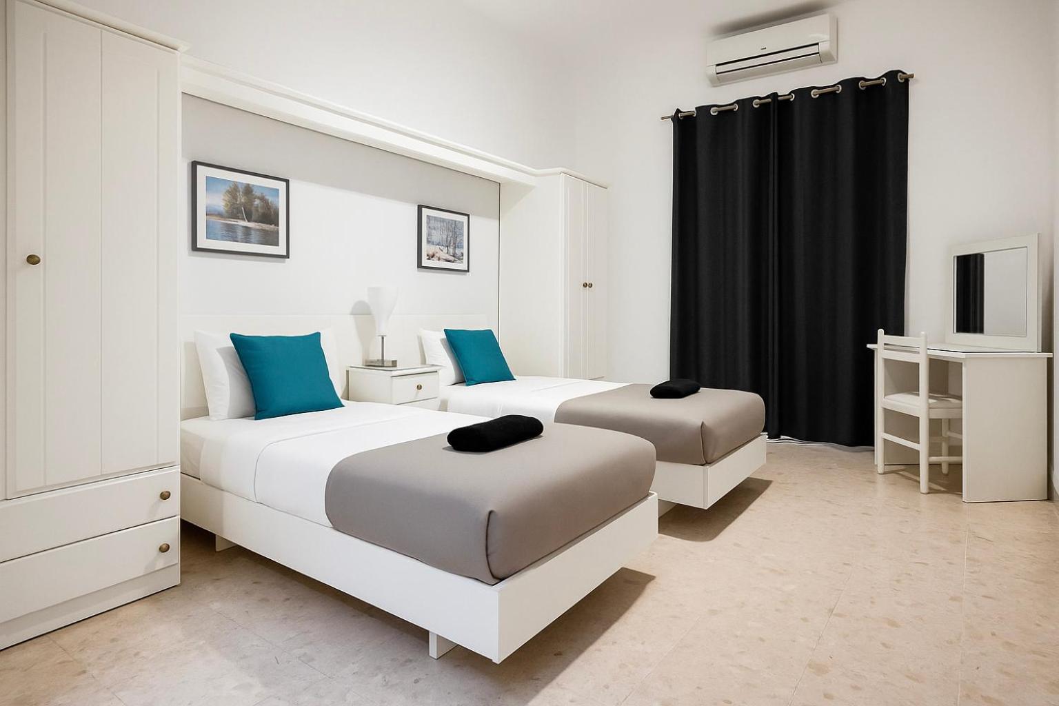 Waterfront Panorama Massive Three Bedrooms Flat 8S