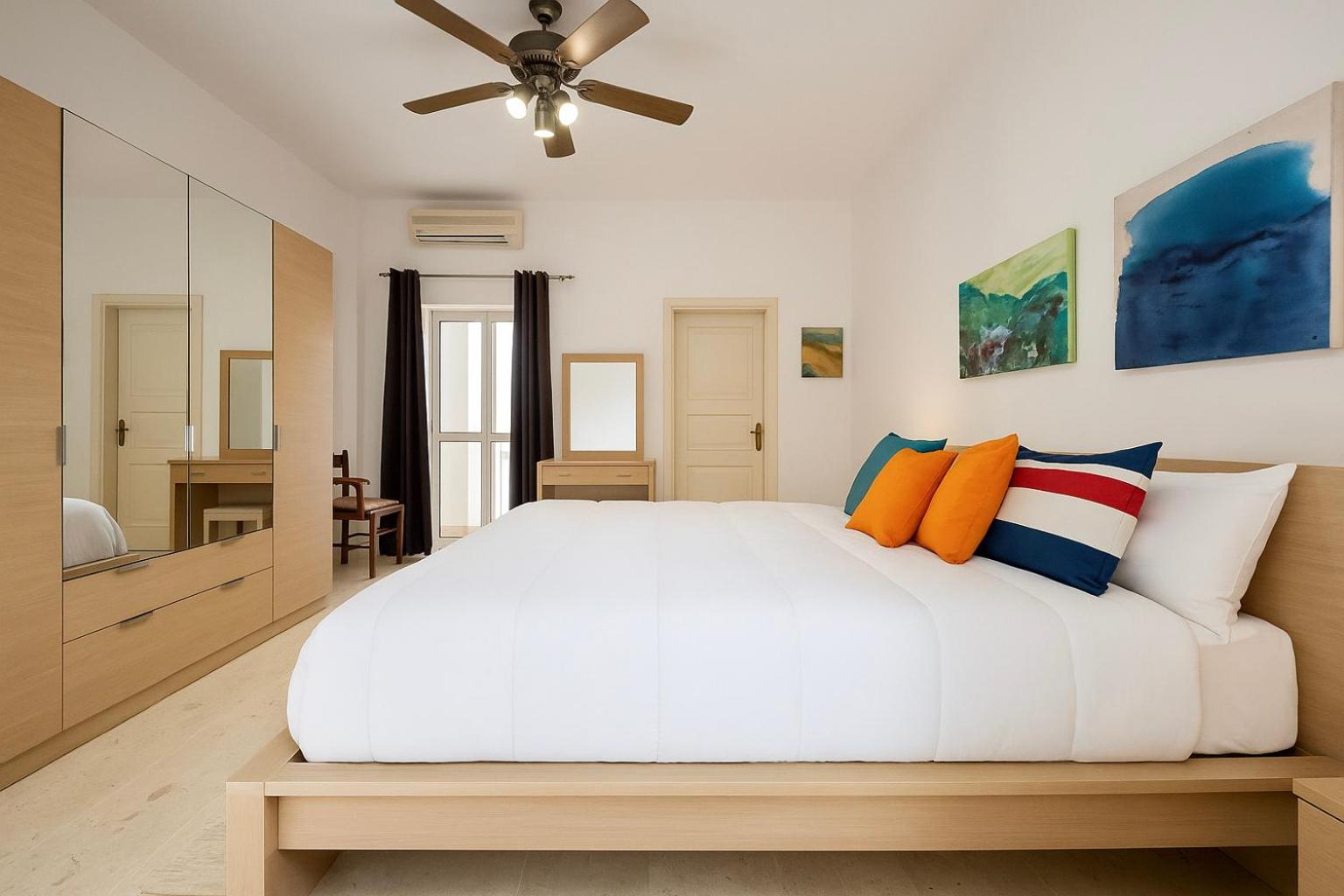 Waterfront Panorama Massive Three Bedrooms Flat 8S