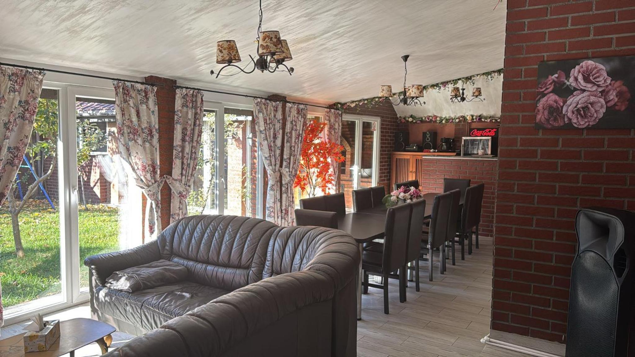 Casa Rosa by MANAGR