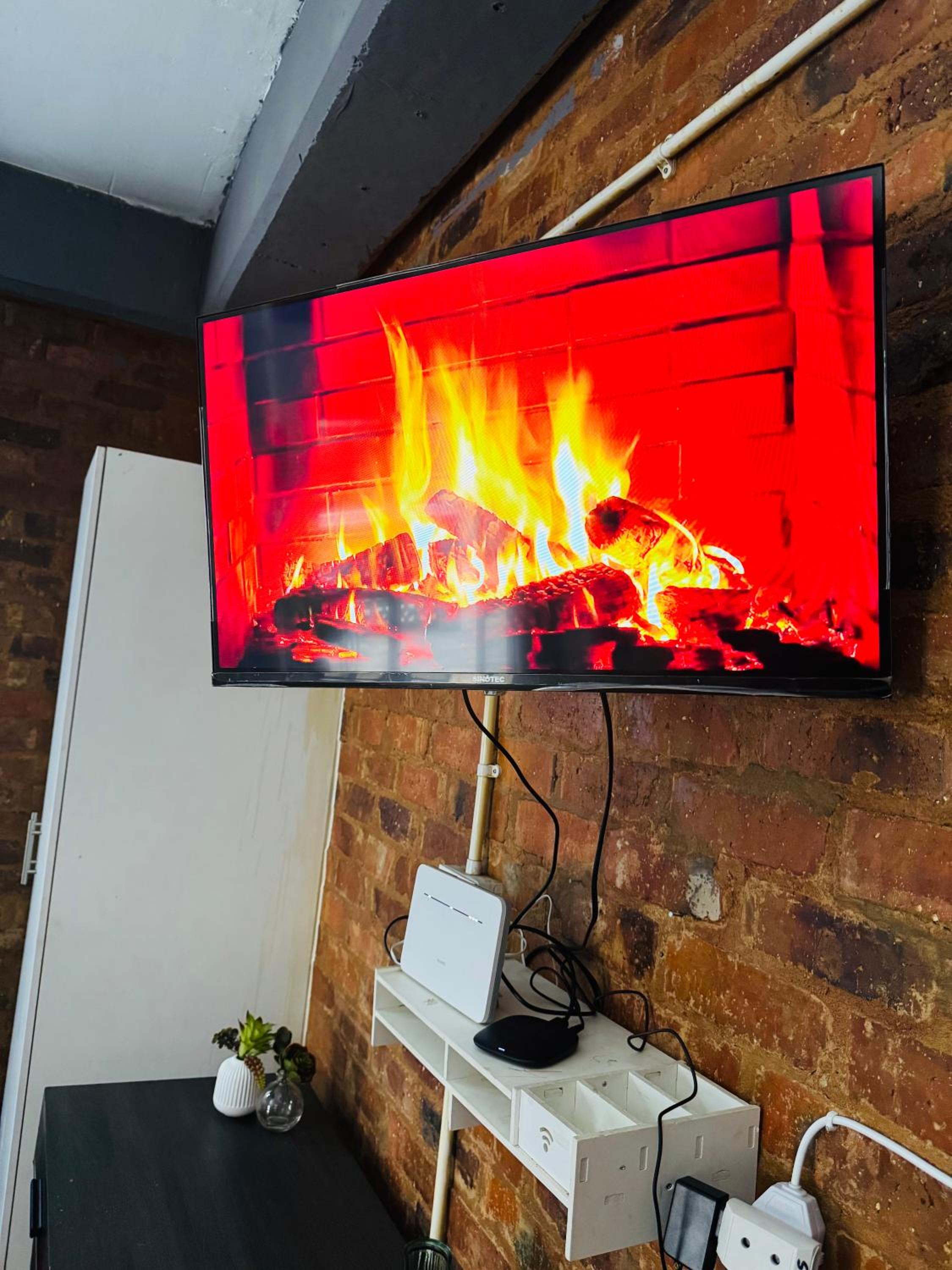 Craftmanship Black Diamond Apartment with Wi-fi and parking, Maboneng