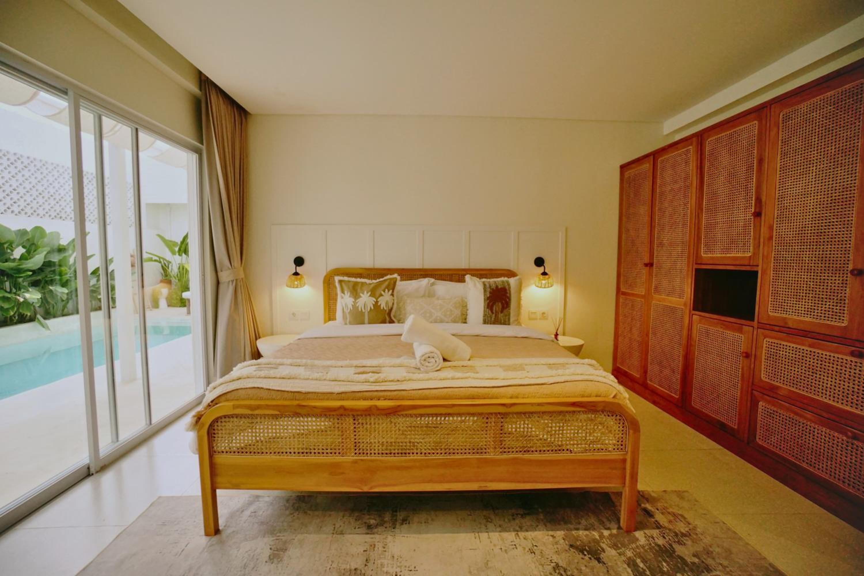Neuf Villa 3BR Private Pool Near Melasti Beach