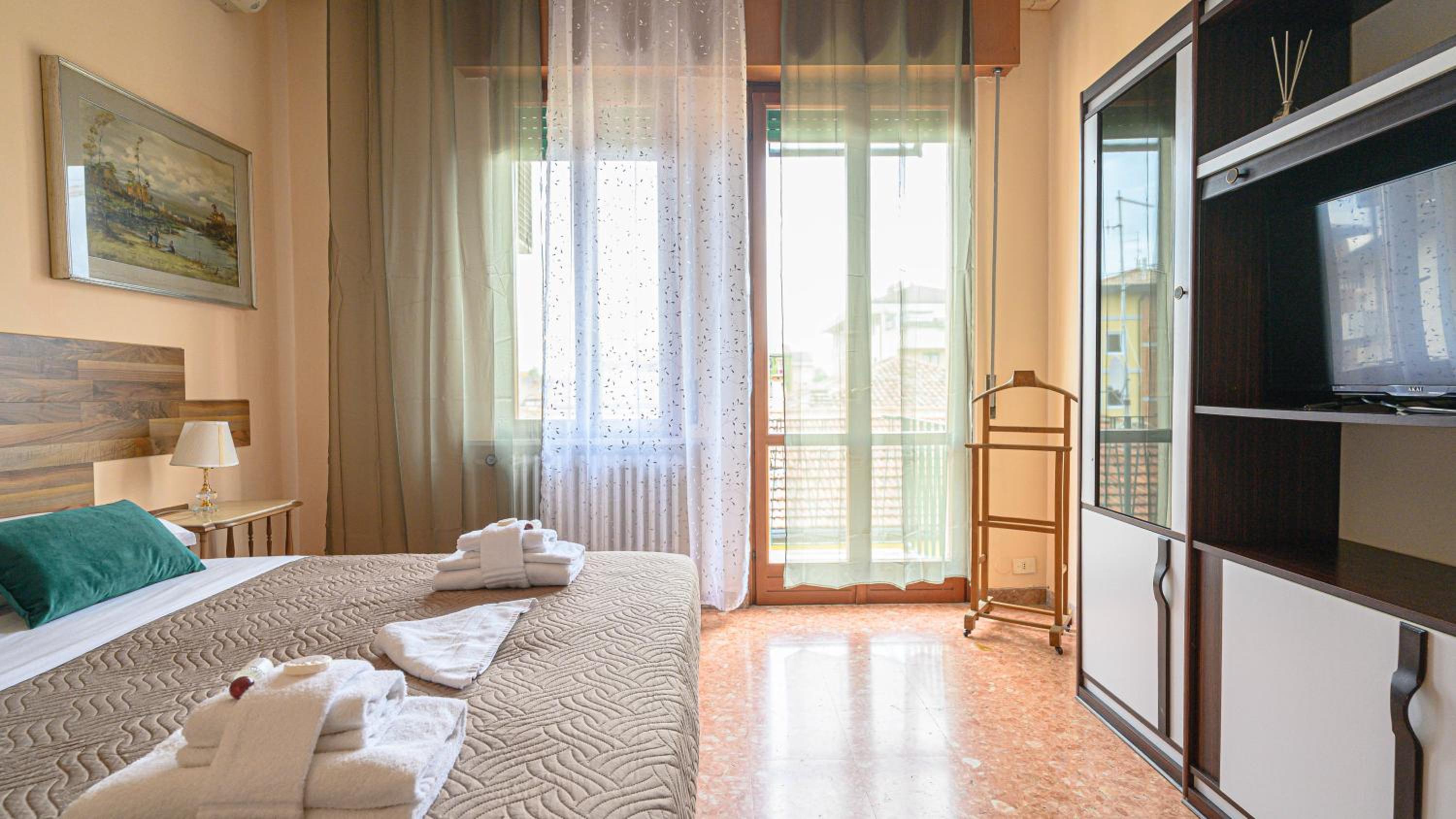 Attico Vintage Colette by Rentbeat