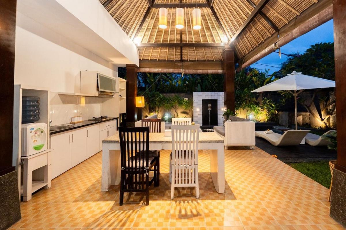 Karen's Tropical Villa