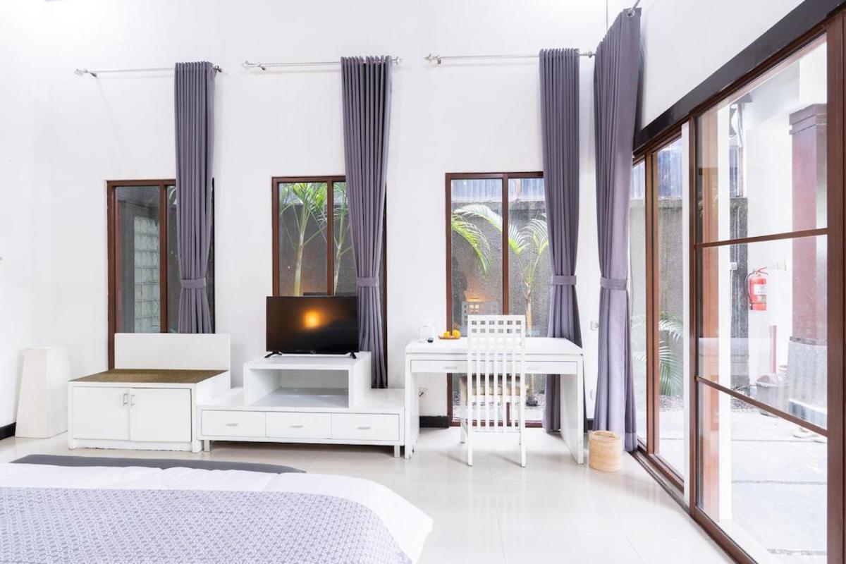 Karen's Tropical Villa