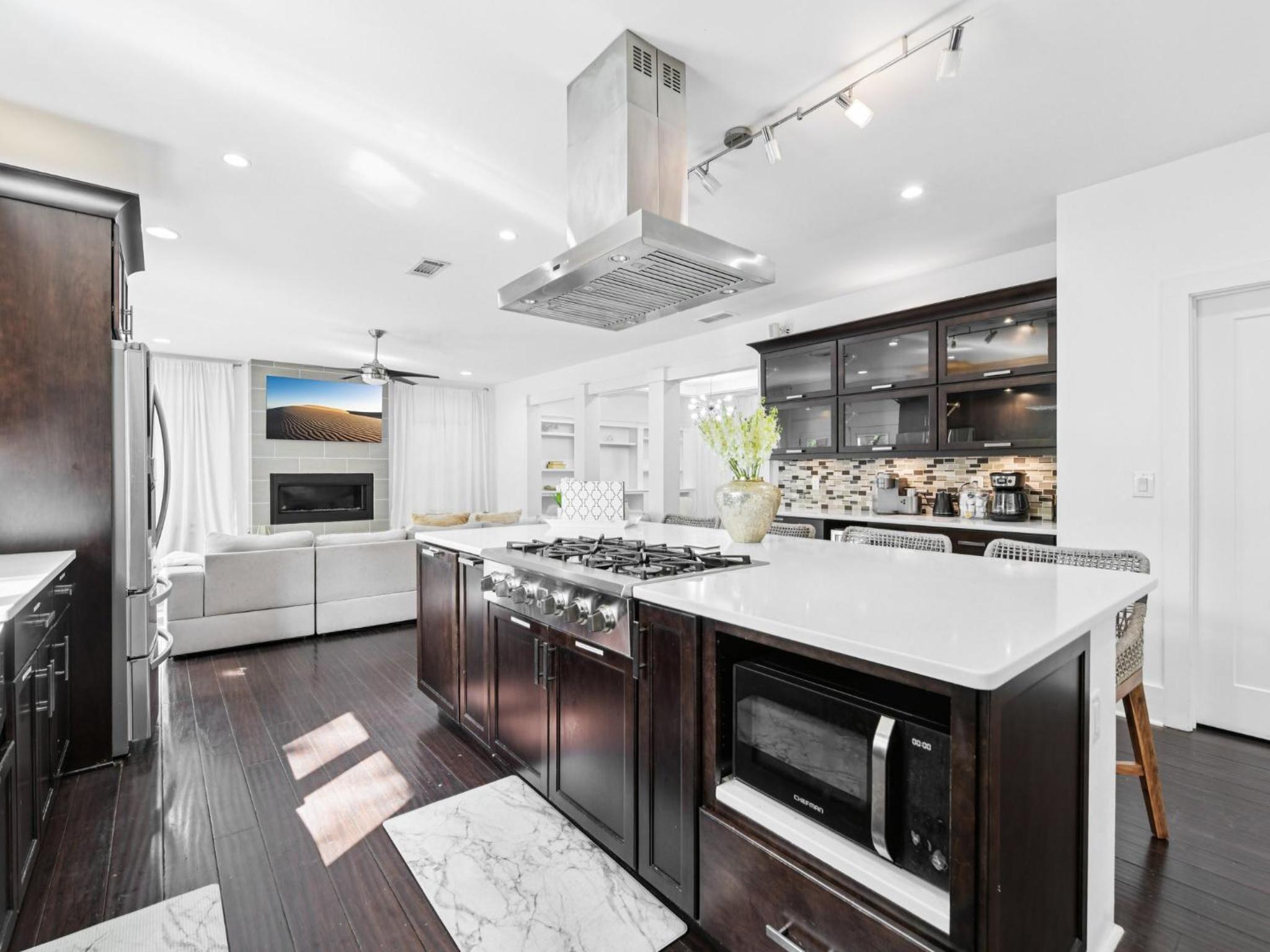 Luxurious Home with Inlaw suite in N Buckhead Brookhaven close to Downtown Atlanta