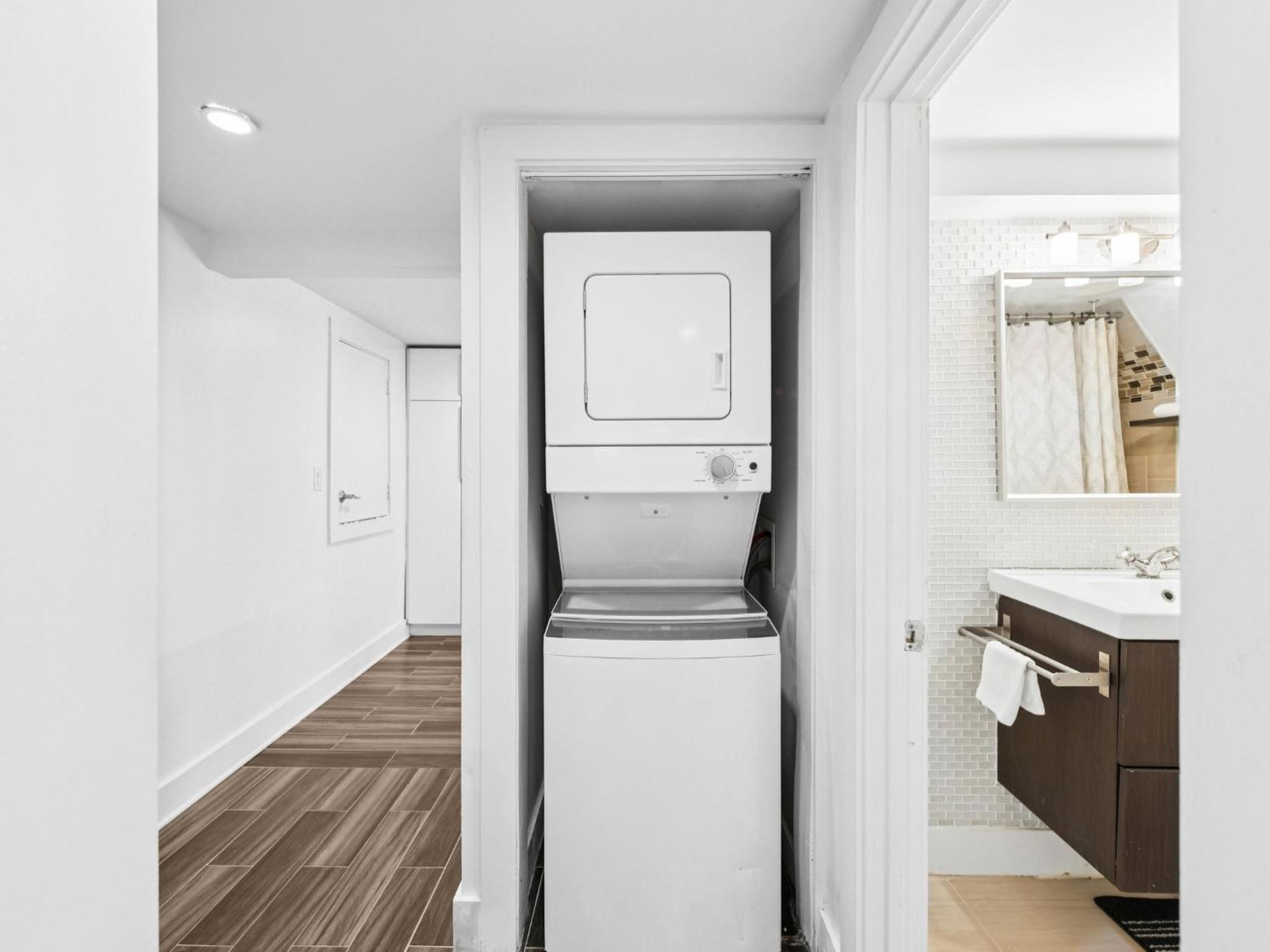 Luxurious Home with Inlaw suite in N Buckhead Brookhaven close to Downtown Atlanta