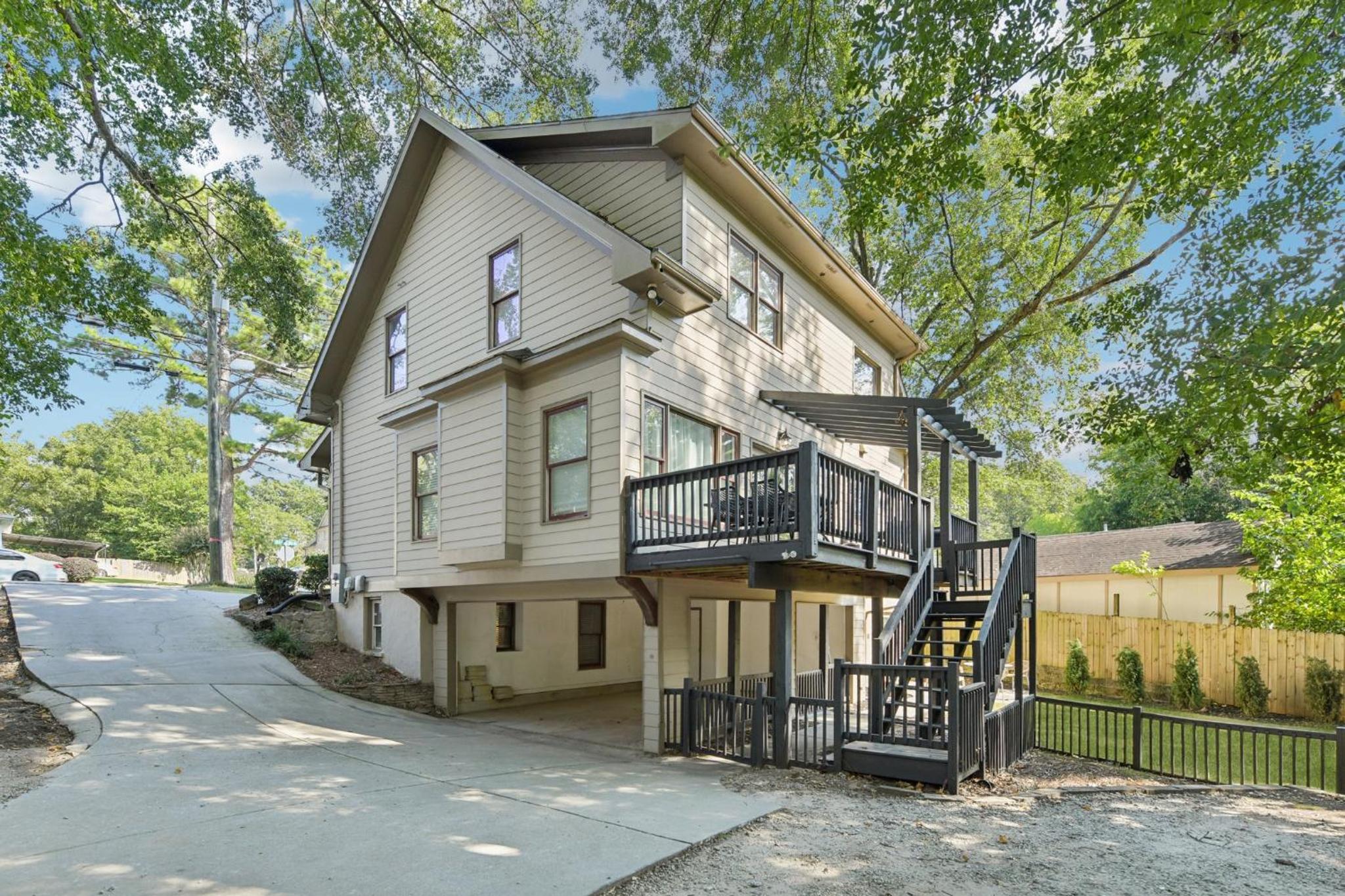 Luxurious Home with Inlaw suite in N Buckhead Brookhaven close to Downtown Atlanta