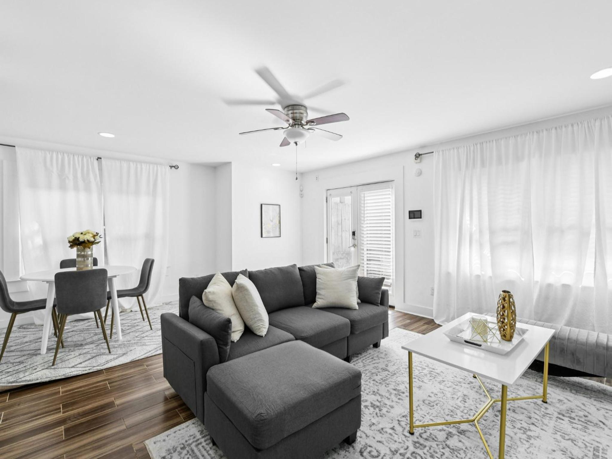 Luxurious Home with Inlaw suite in N Buckhead Brookhaven close to Downtown Atlanta