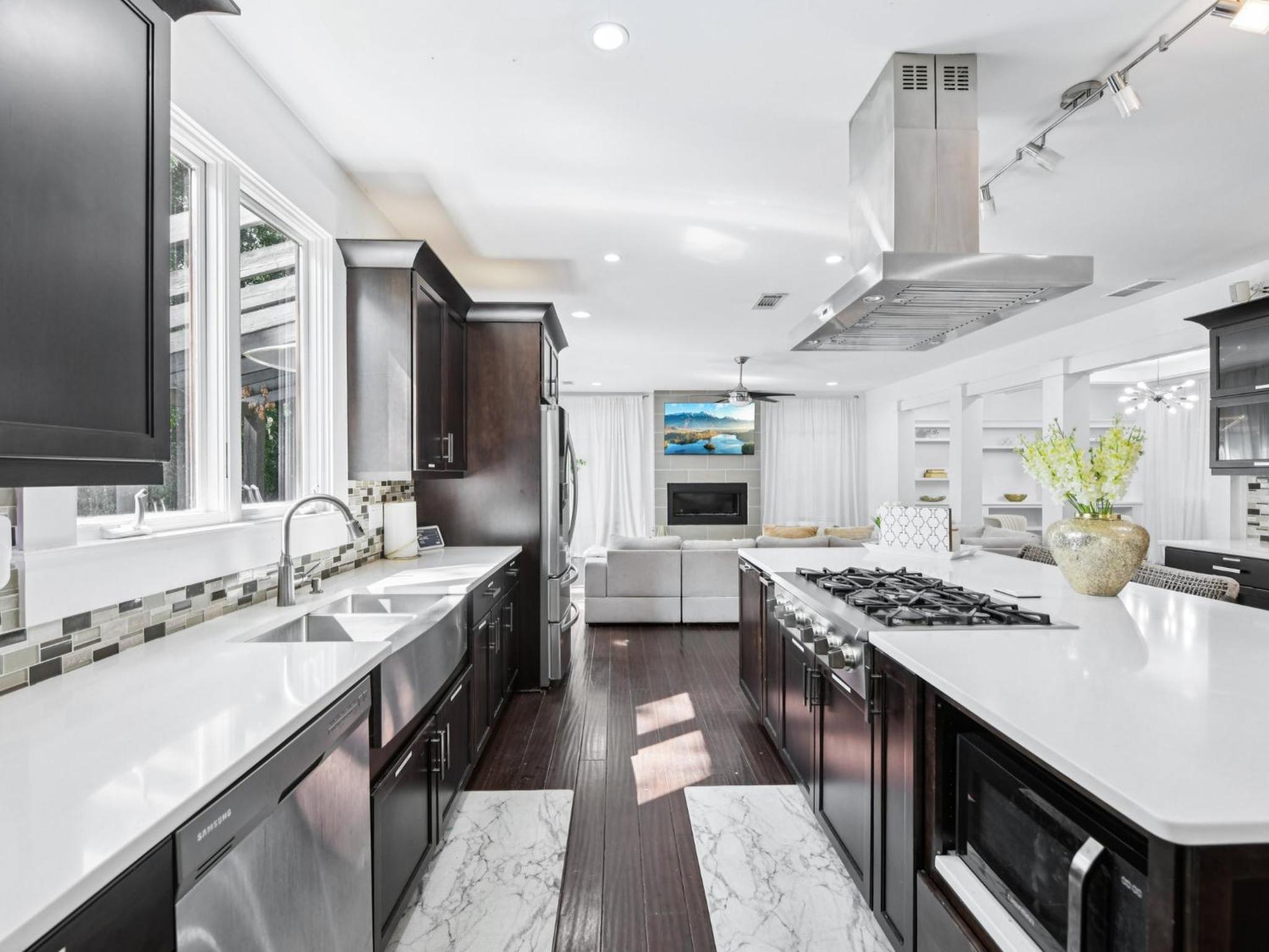 Luxurious Home with Inlaw suite in N Buckhead Brookhaven close to Downtown Atlanta
