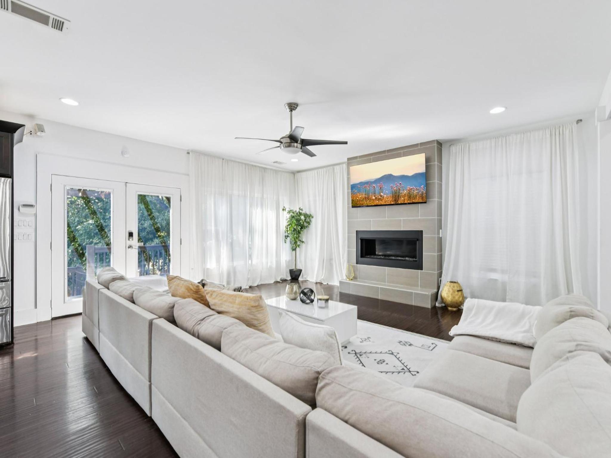 Luxurious Home with Inlaw suite in N Buckhead Brookhaven close to Downtown Atlanta