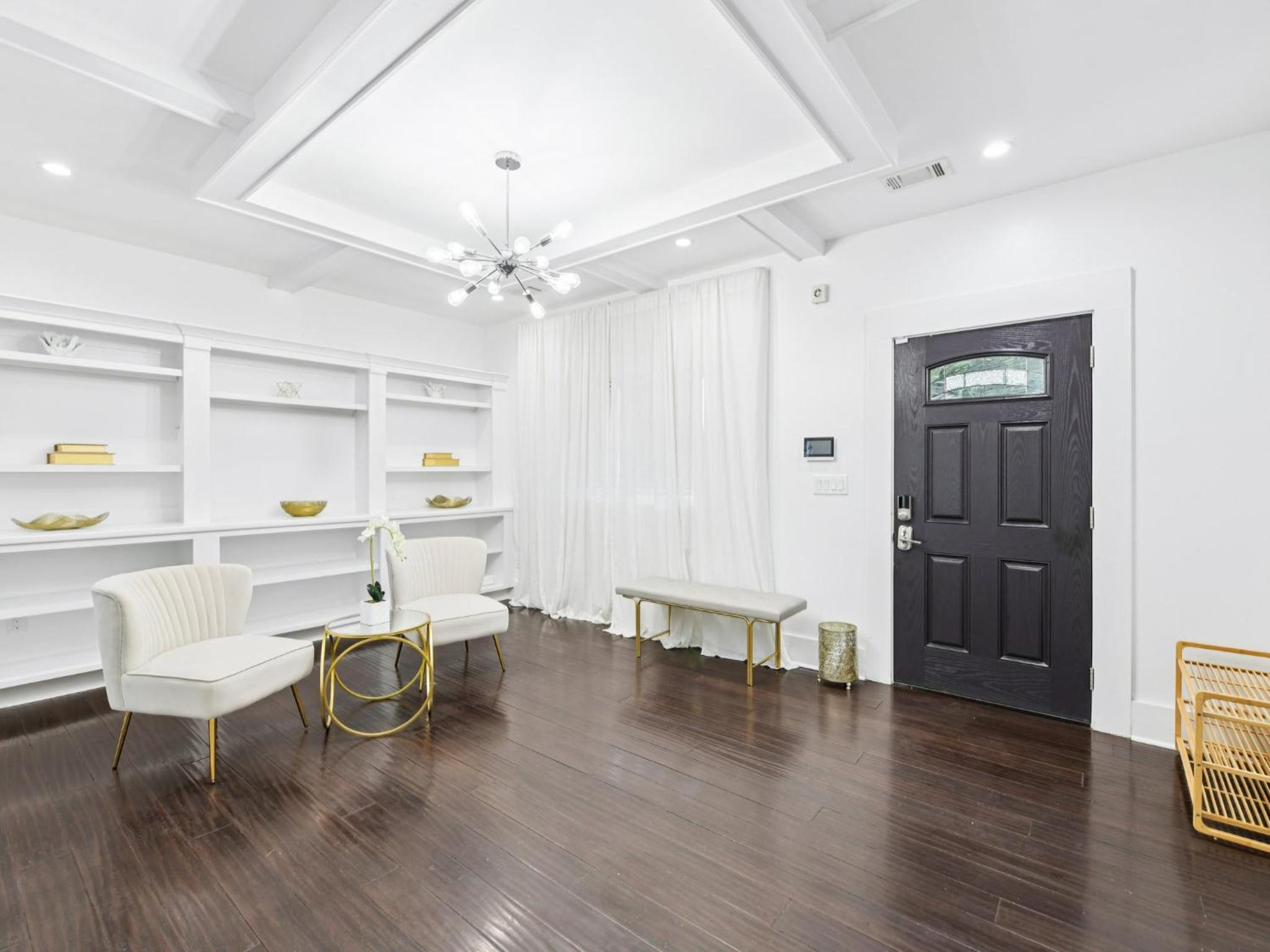 Luxurious Home with Inlaw suite in N Buckhead Brookhaven close to Downtown Atlanta