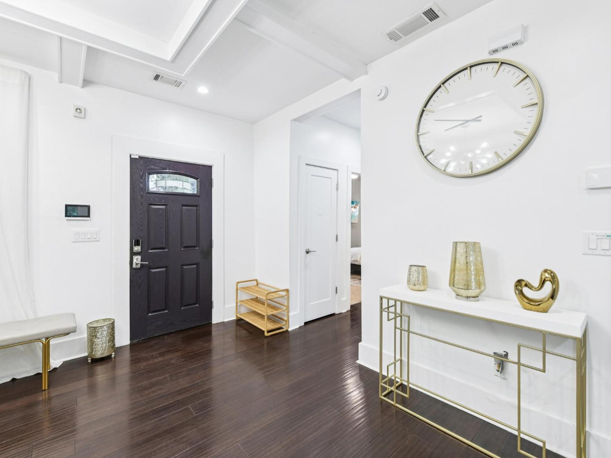 Luxurious Home with Inlaw suite in N Buckhead Brookhaven close to Downtown Atlanta