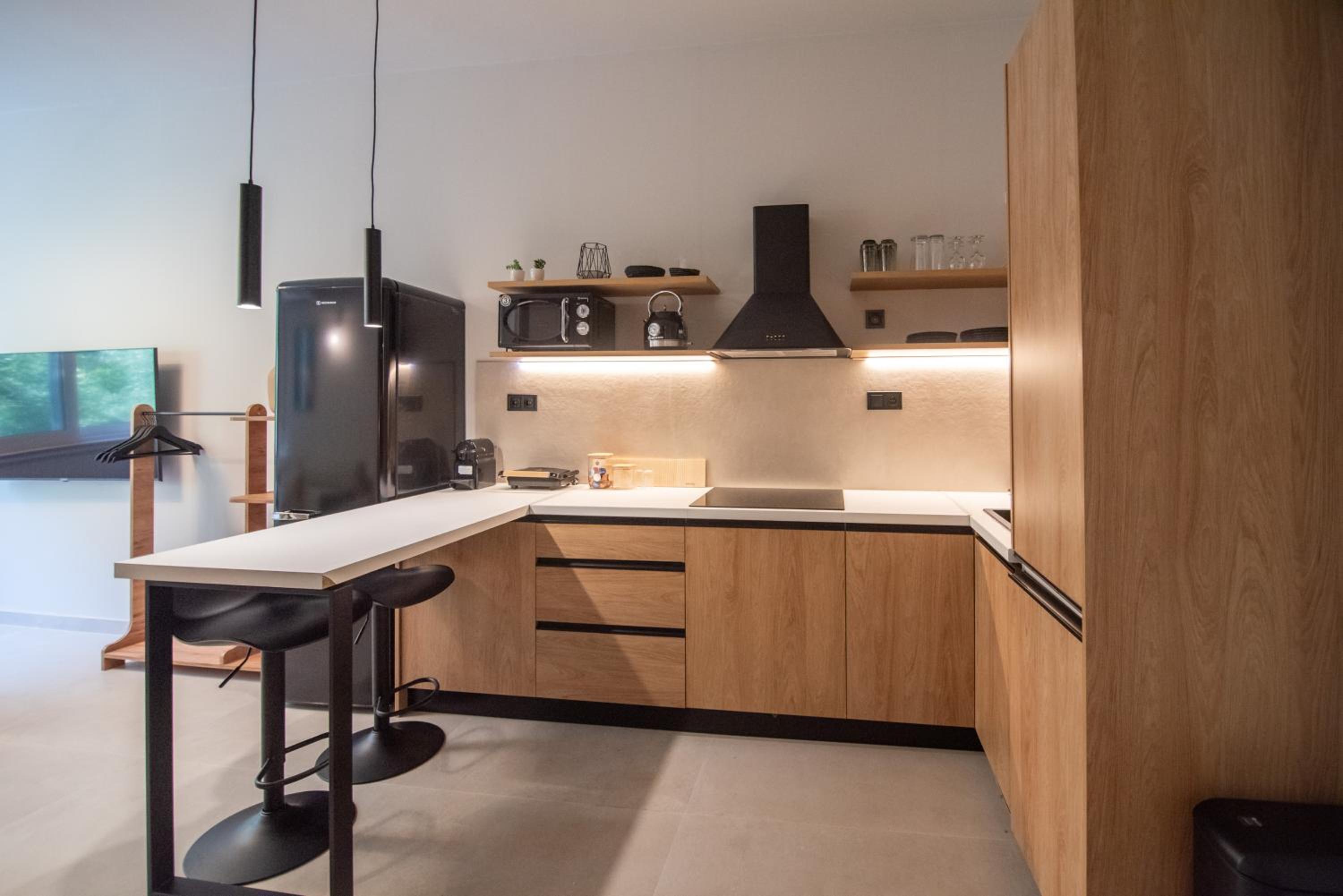 85 Urban Suites